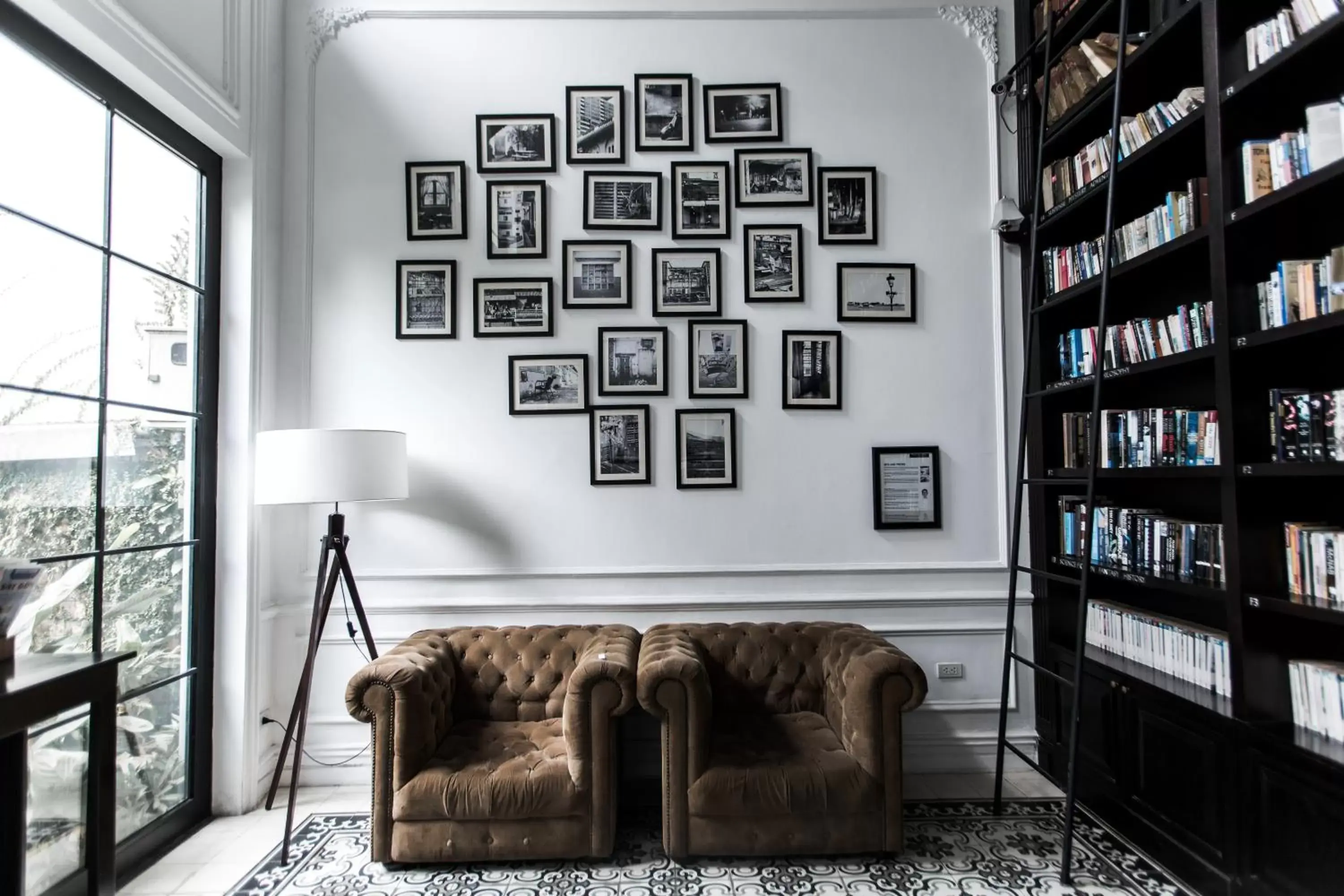 Seating area, Library in The Alcove Library Hotel