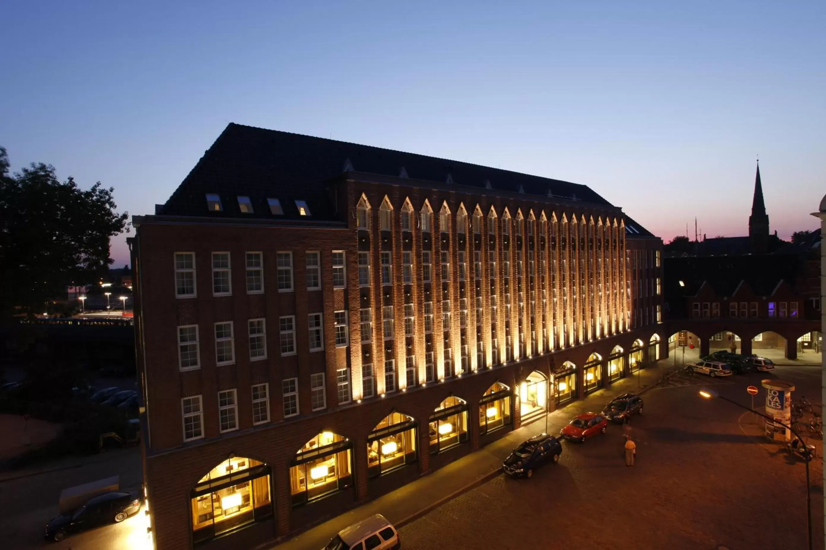 Facade/entrance, Property Building in H+ Hotel Lübeck