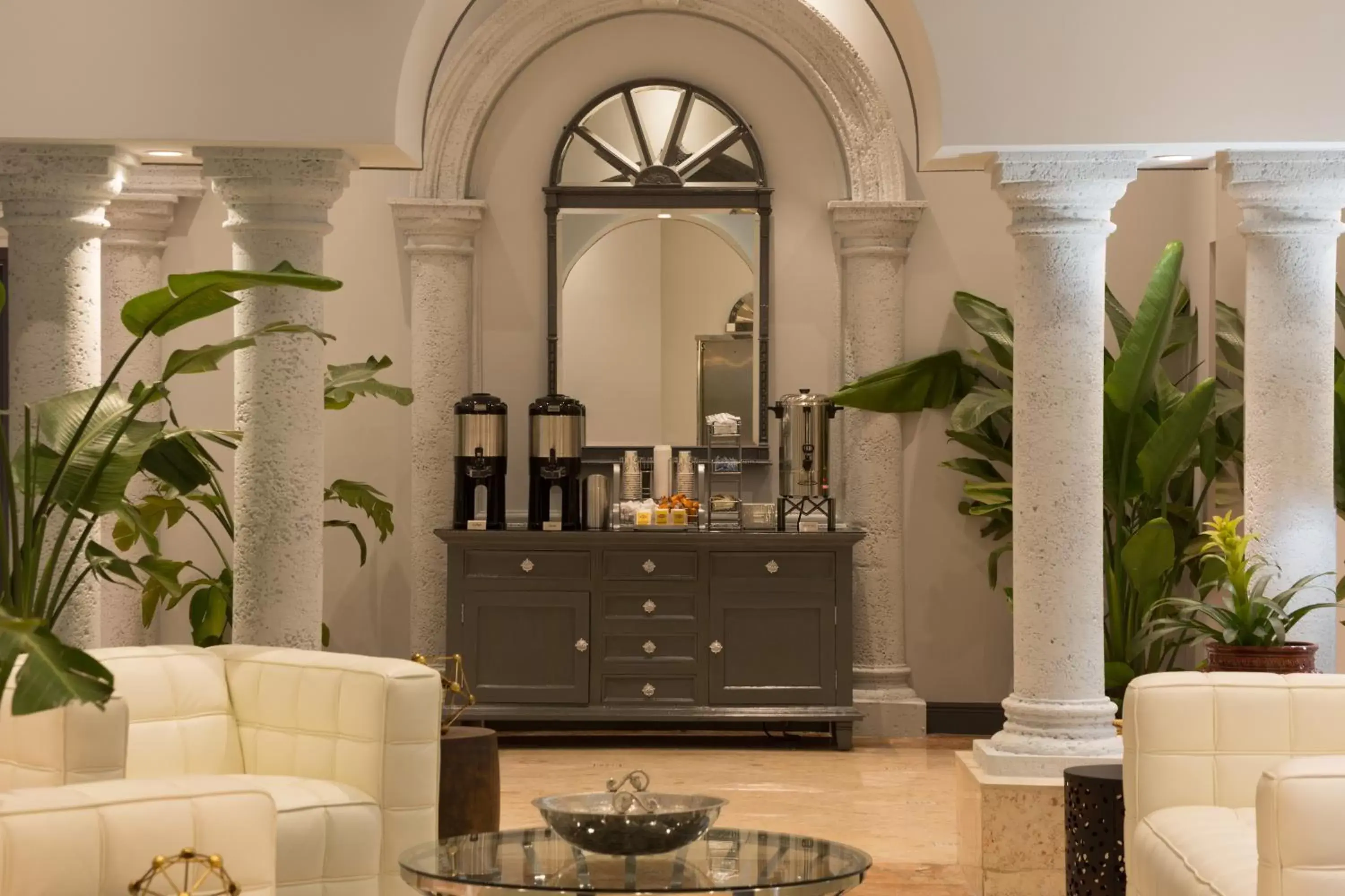 Coffee/tea facilities, Lobby/Reception in Lexington by Hotel RL Miami Beach