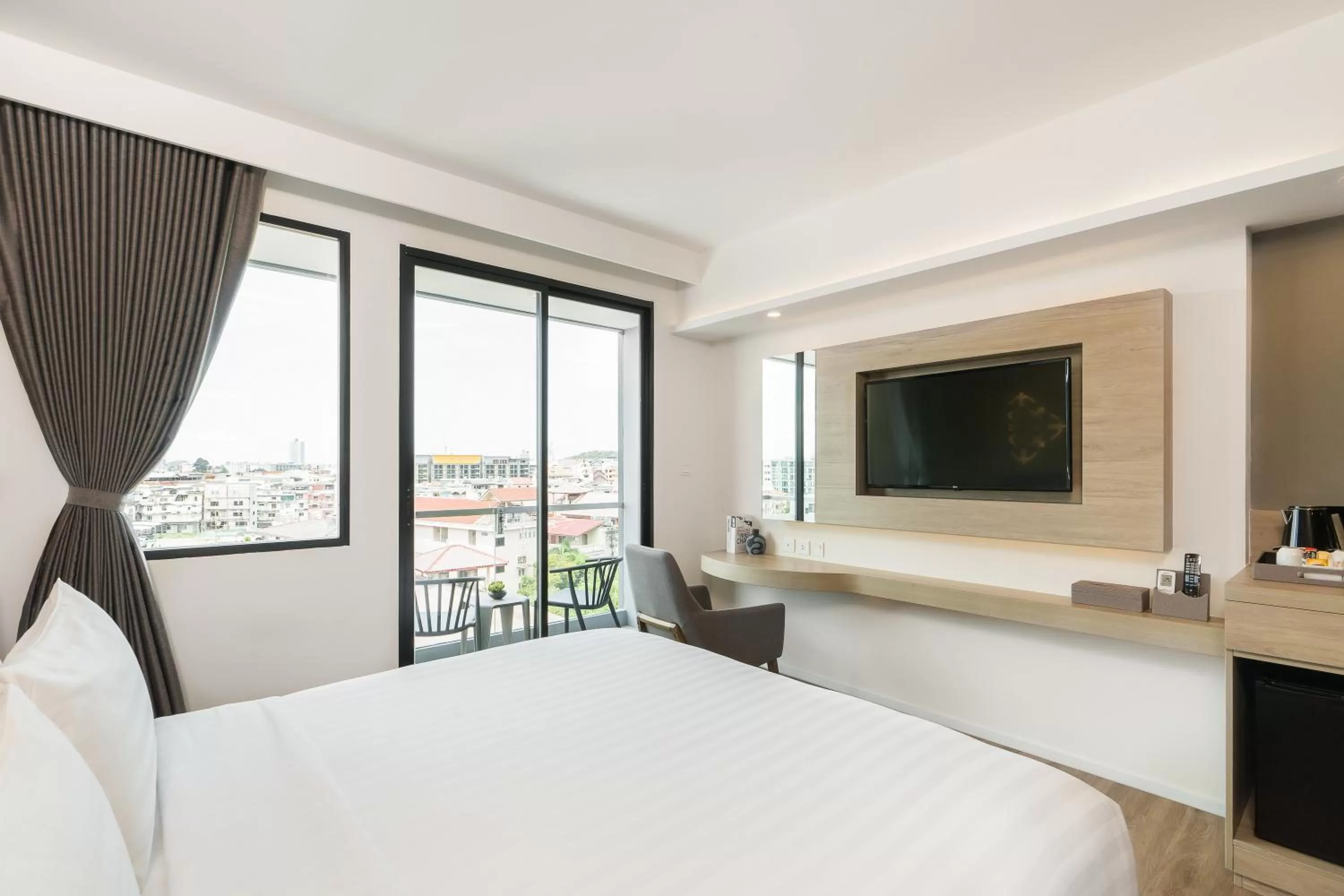 Bed in Hotel Amber Pattaya