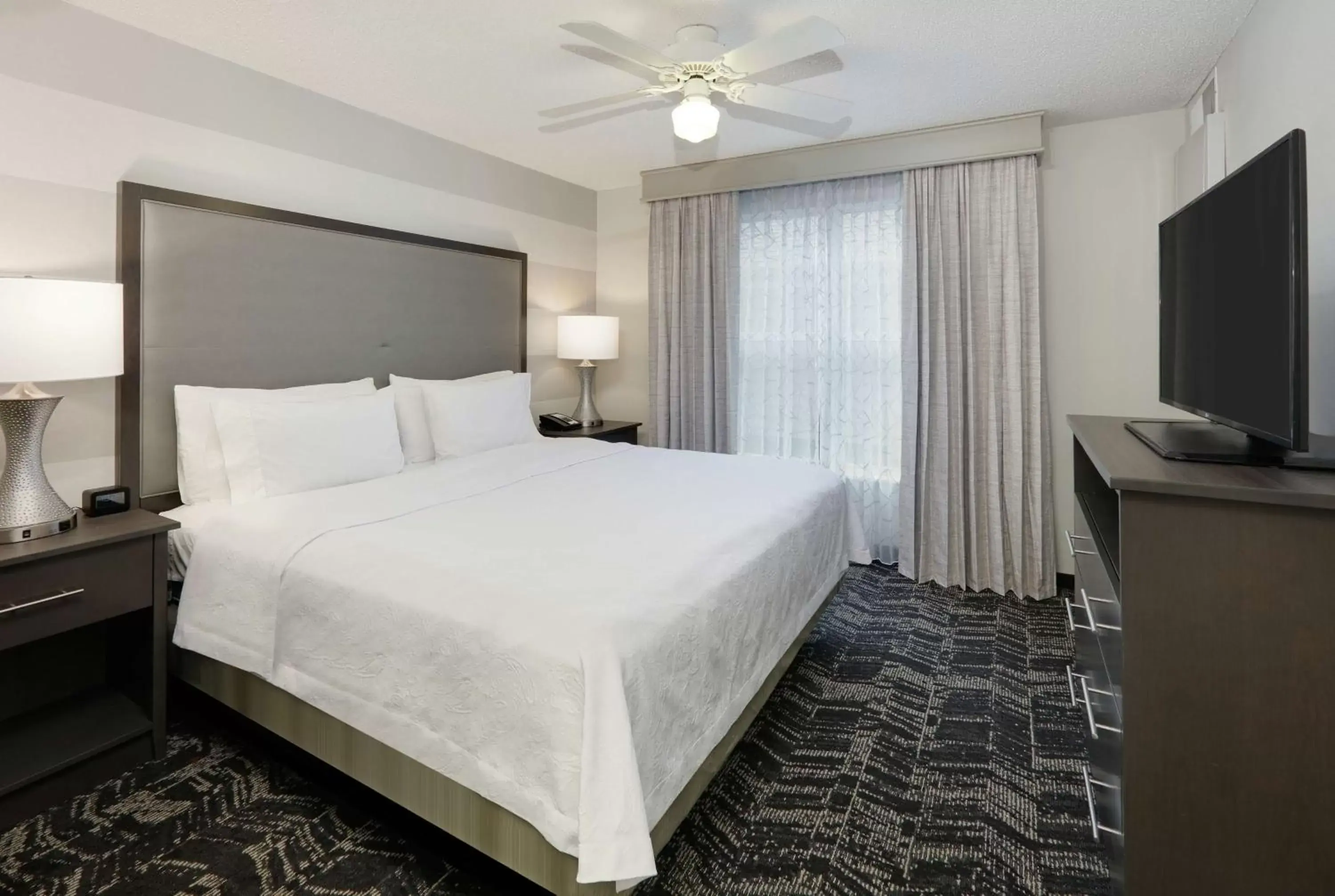 Bedroom, Bed in Homewood Suites by Hilton Saint Louis-Chesterfield