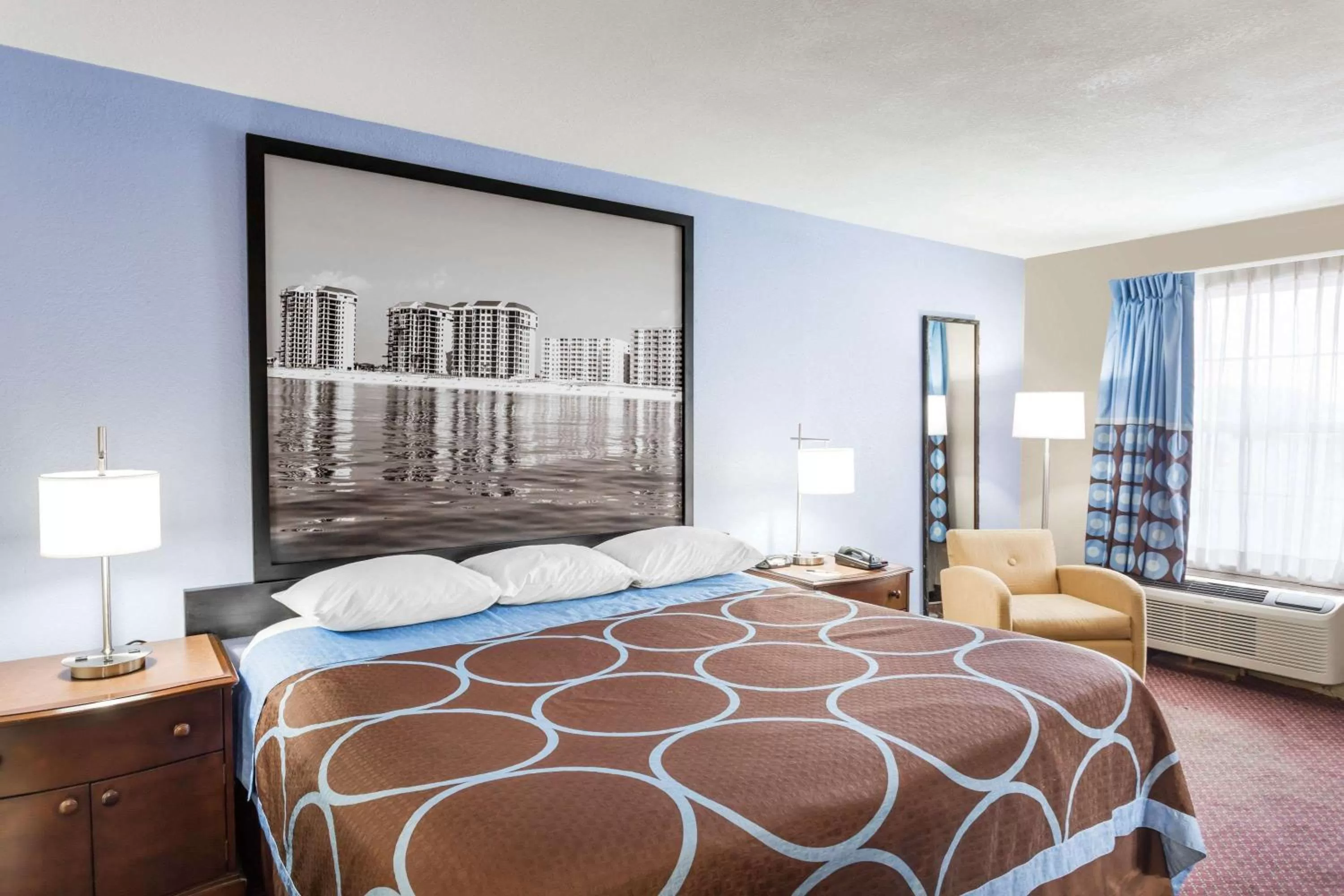 Photo of the whole room, Bed in Super 8 by Wyndham Foley