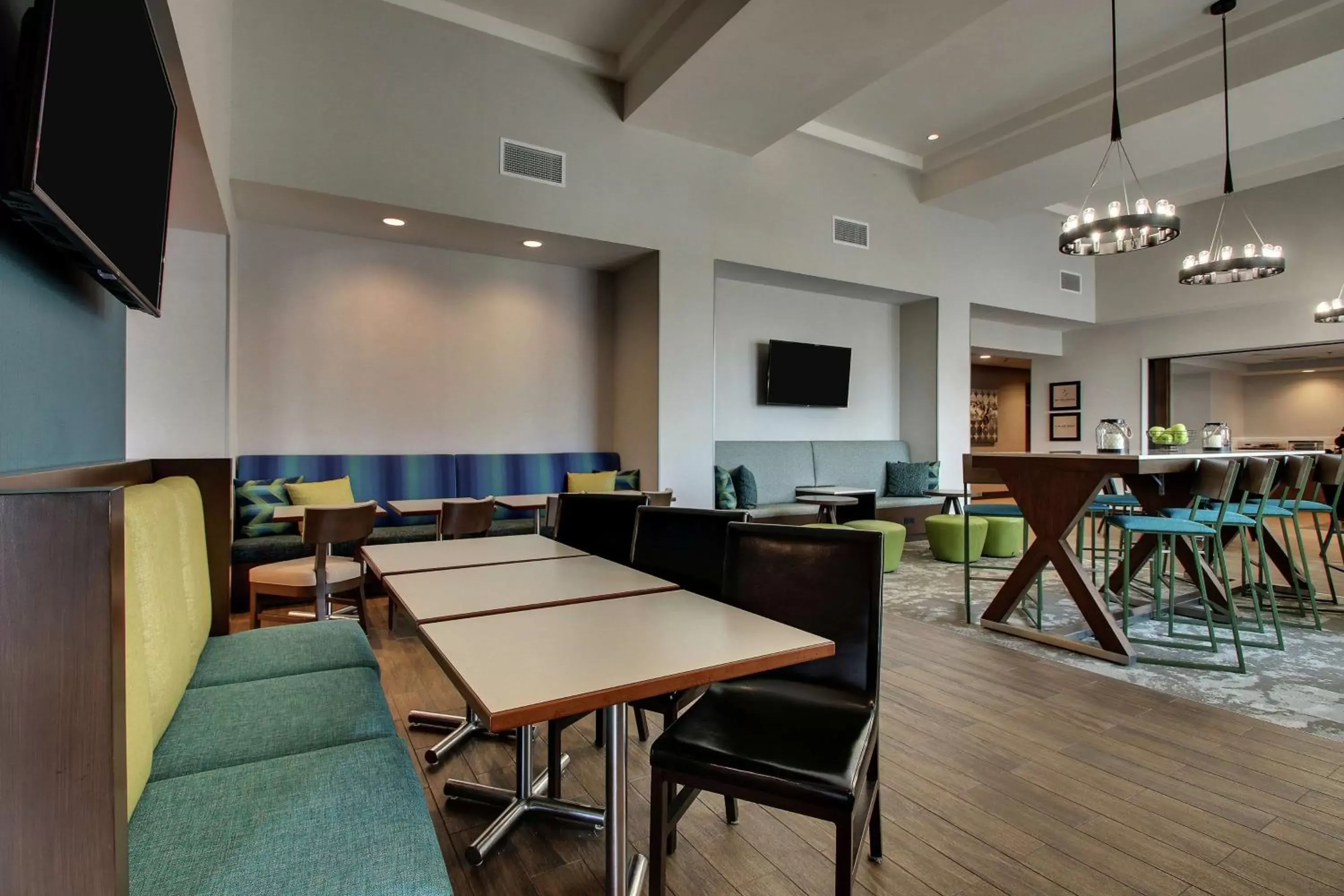 Lobby or reception, Restaurant/Places to Eat in Hampton Inn & Suites By Hilton Southport