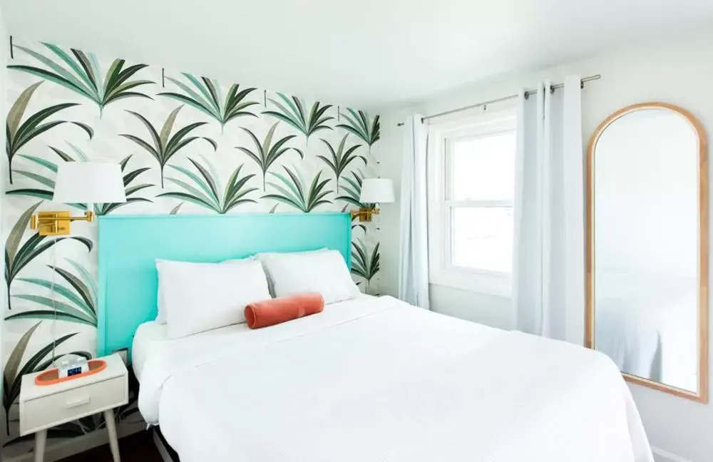 Queen Studio in Royal Palms Motel Queen Studio in Royal Palms Motel