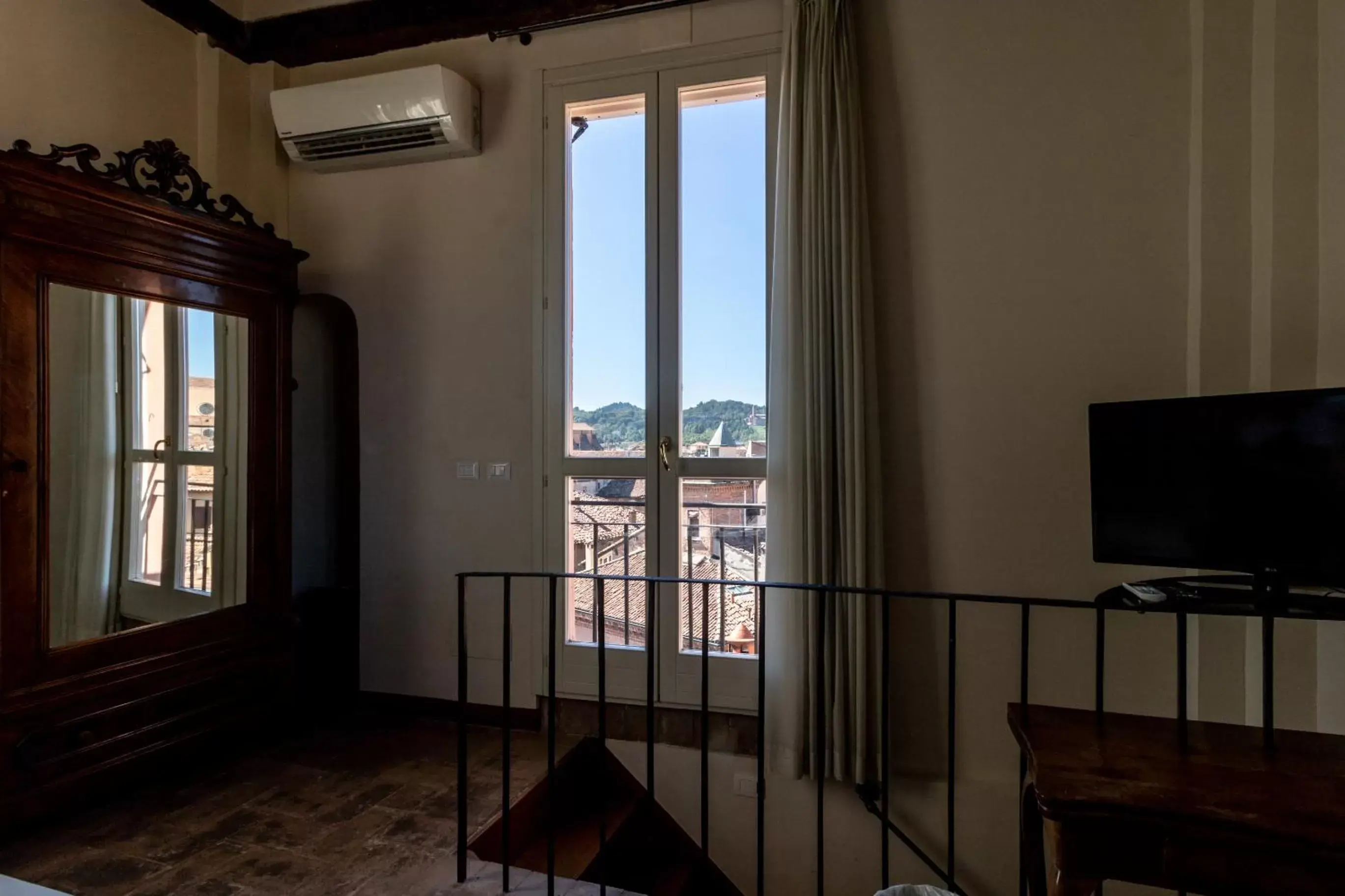 View (from property/room), TV/Entertainment Center in Casa Isolani - Santo Stefano
