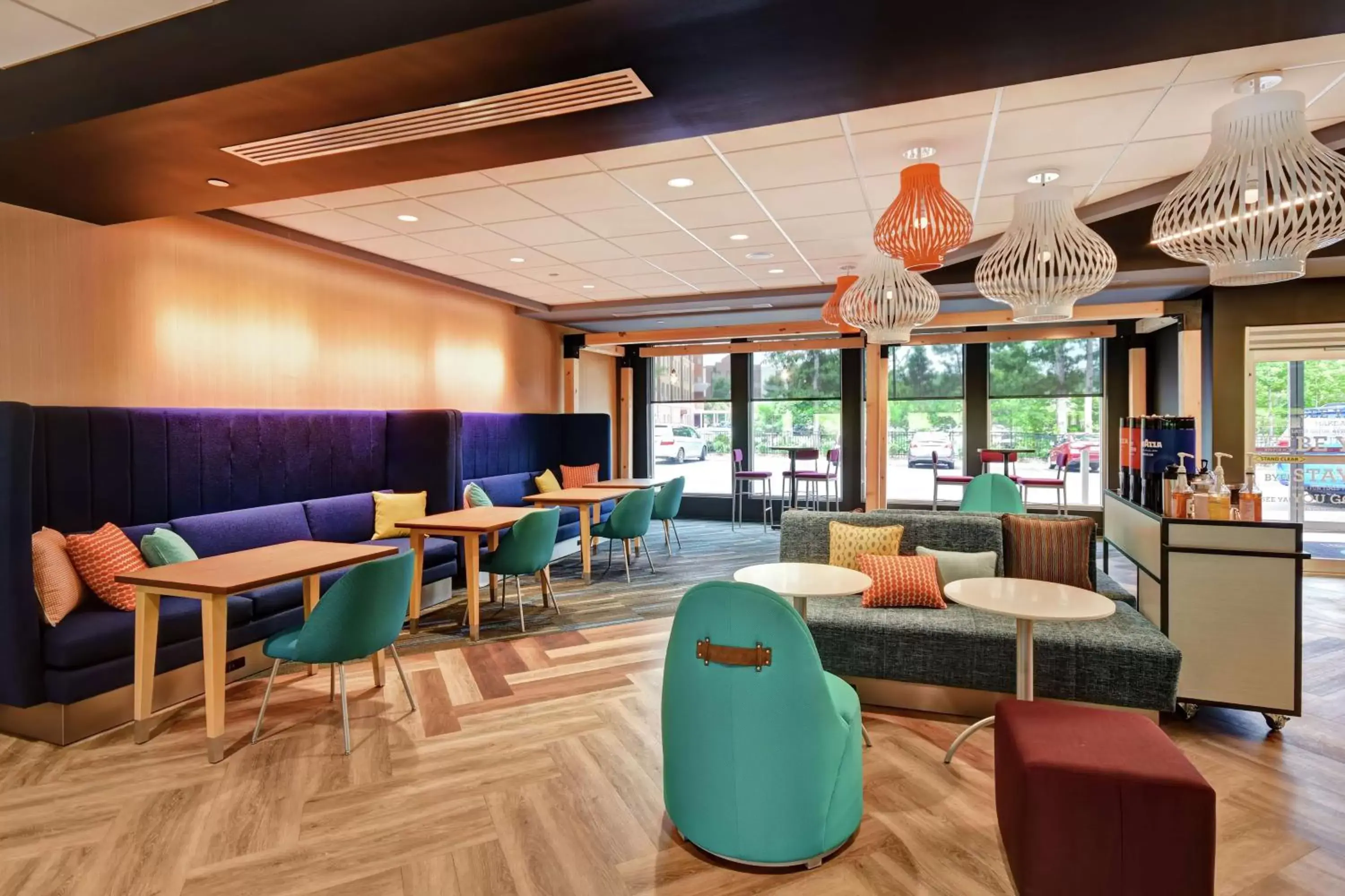 Lobby or reception, Lounge/Bar in Tru By Hilton Raleigh Durham Airport