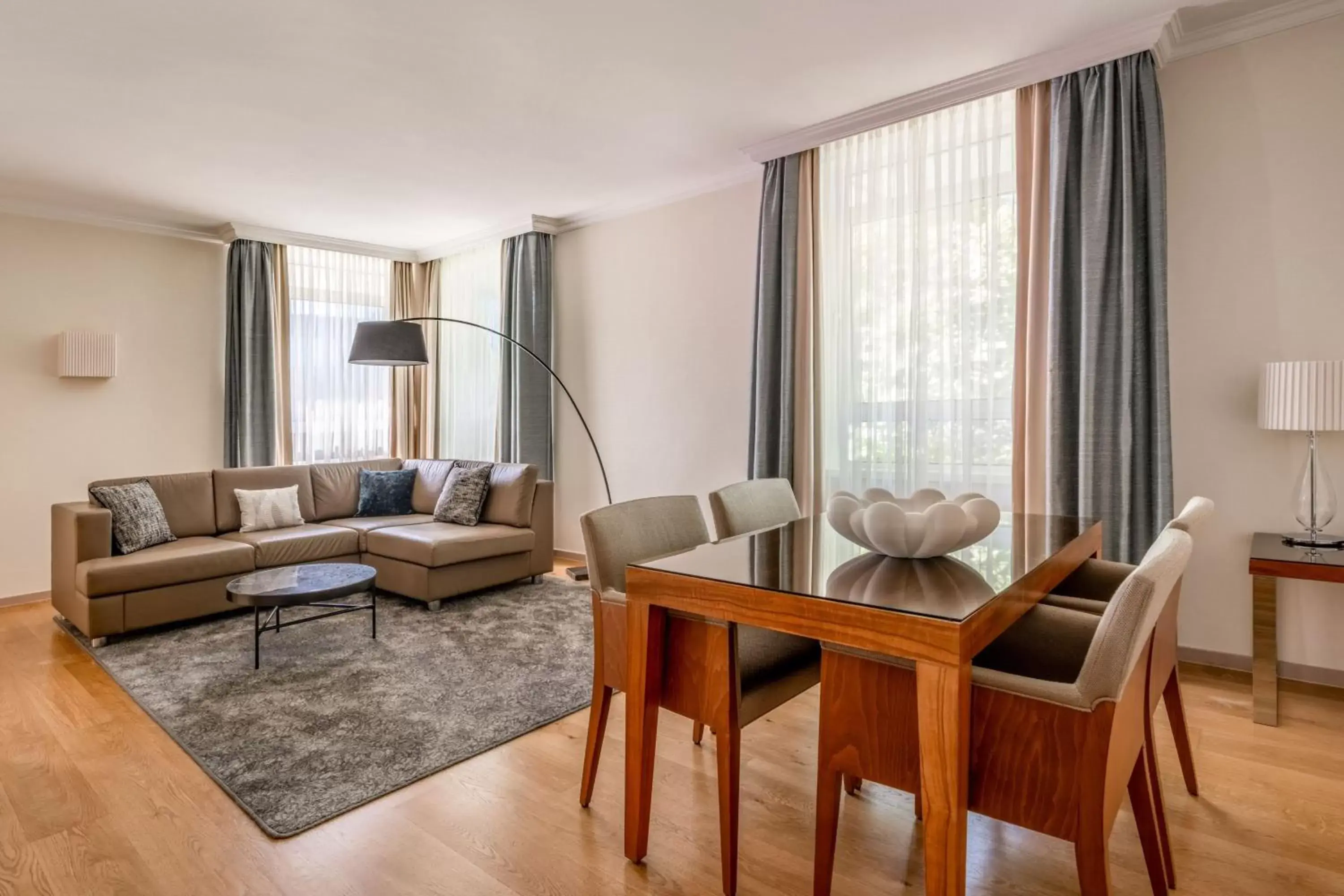 Living room, Seating Area in Munich Marriott Hotel