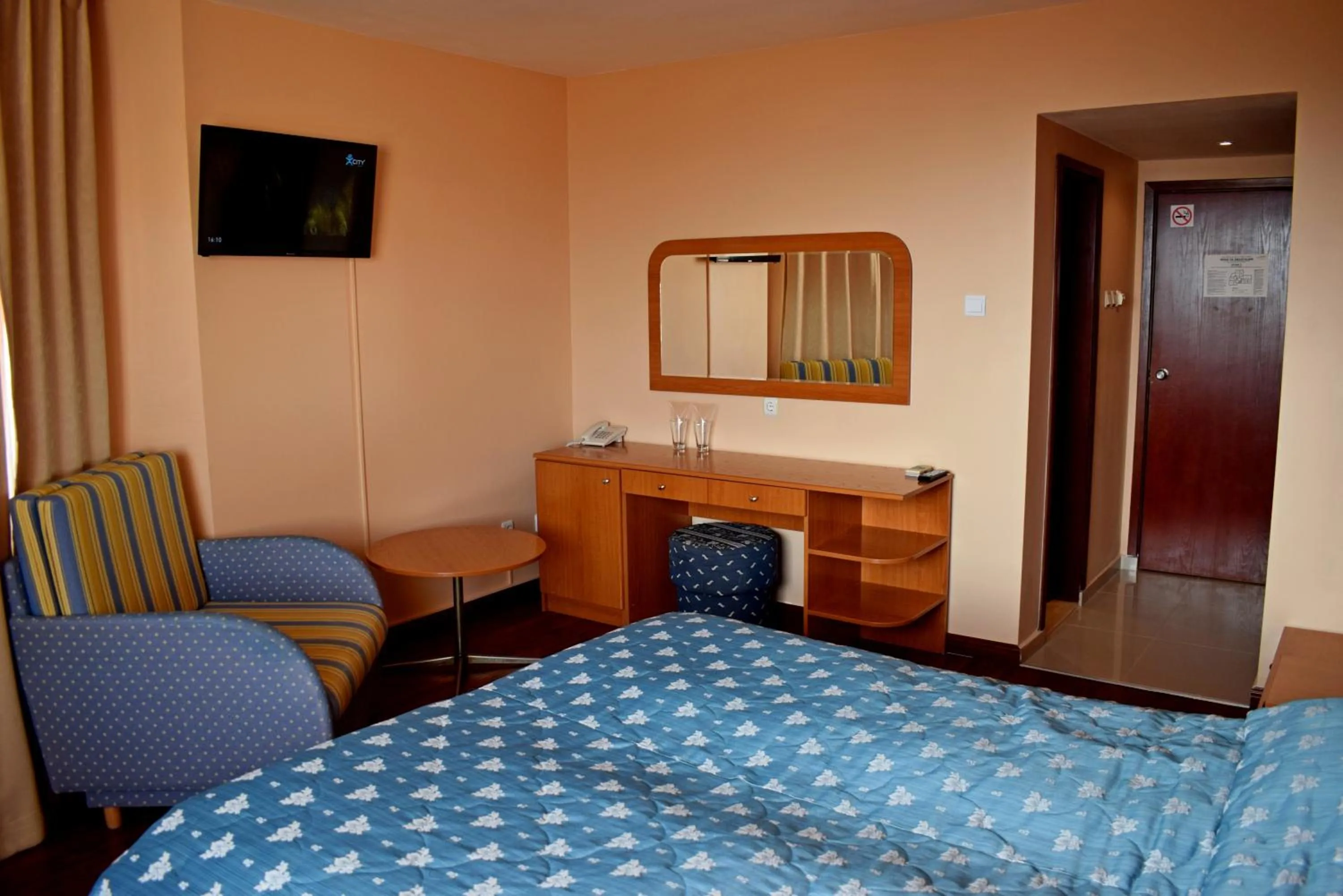 Superior Double Room with Balcony and Sea View in Royal Beach