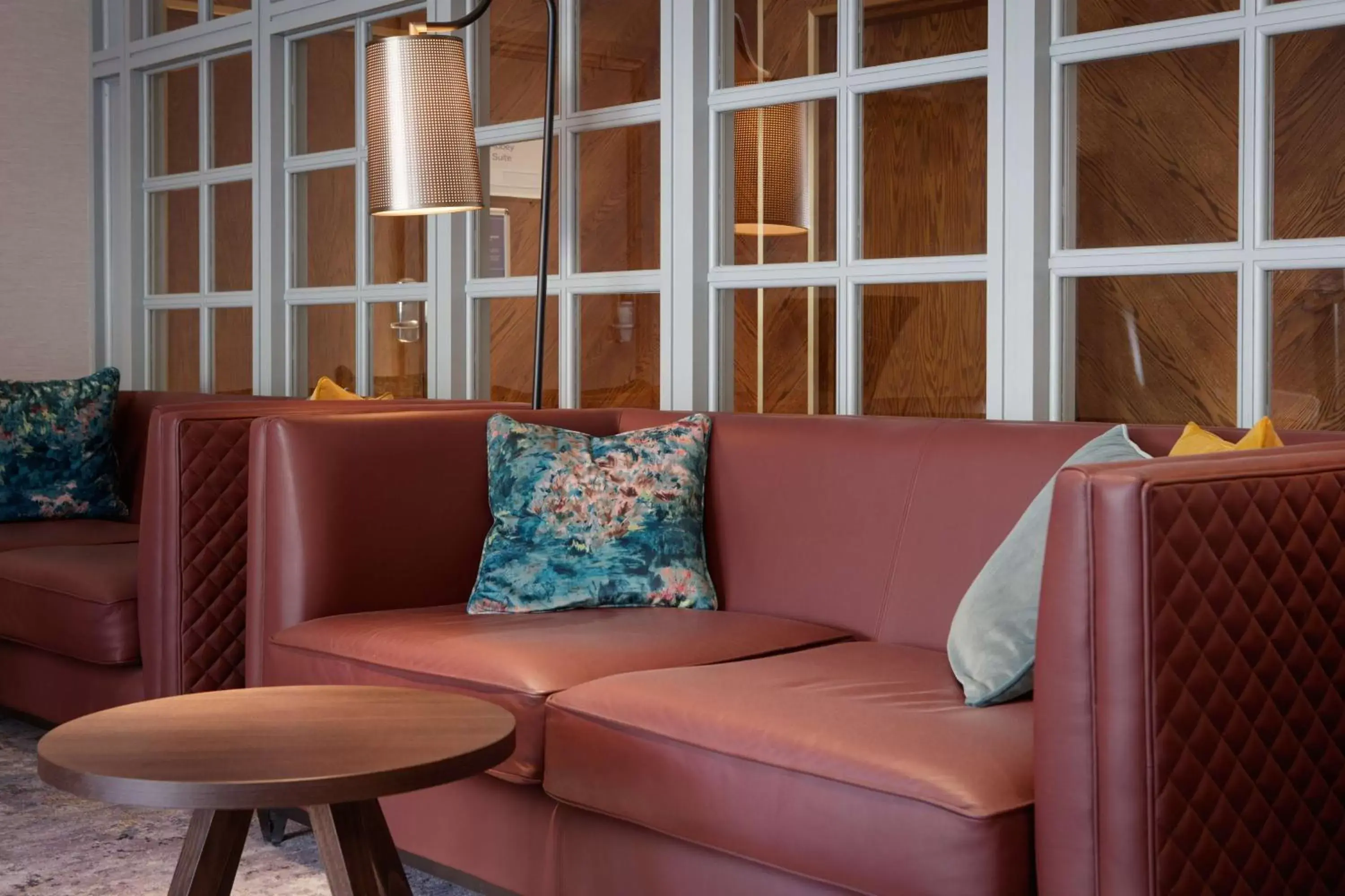 Lounge or bar in DoubleTree by Hilton Bath Lounge or bar in DoubleTree by Hilton Bath
