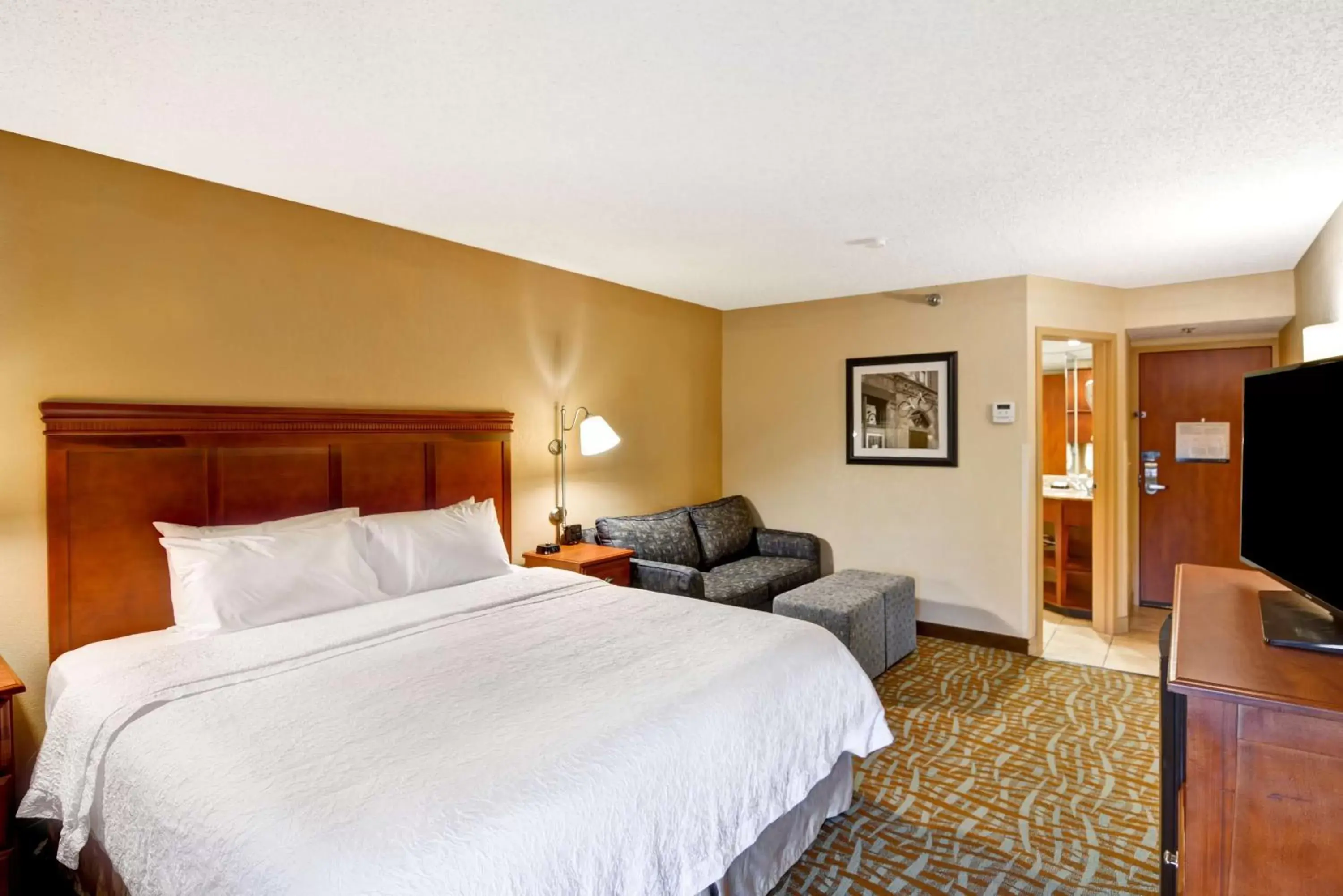 Bedroom, Bed in Hampton Inn Hendersonville