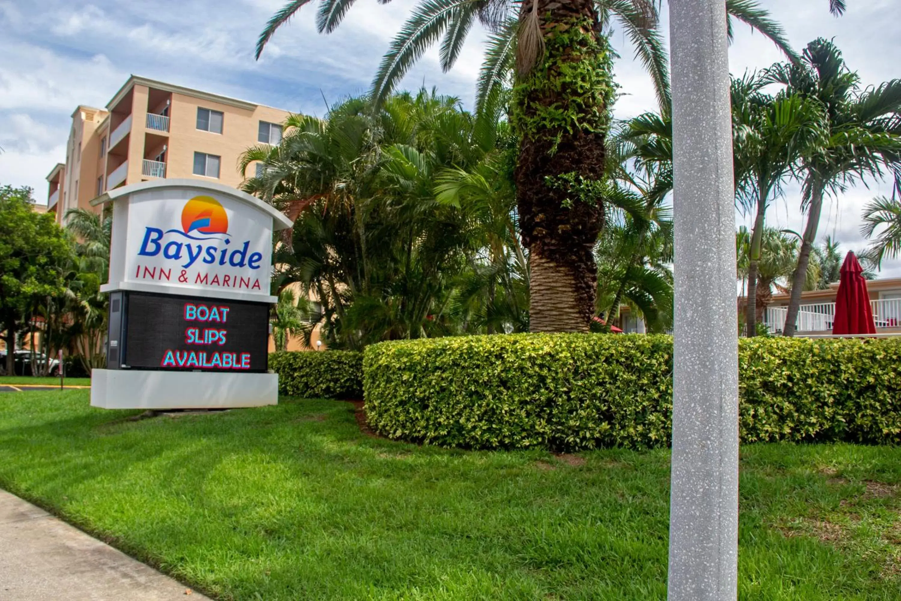 Facade/entrance, Property Building in Bayside Inn and Marina