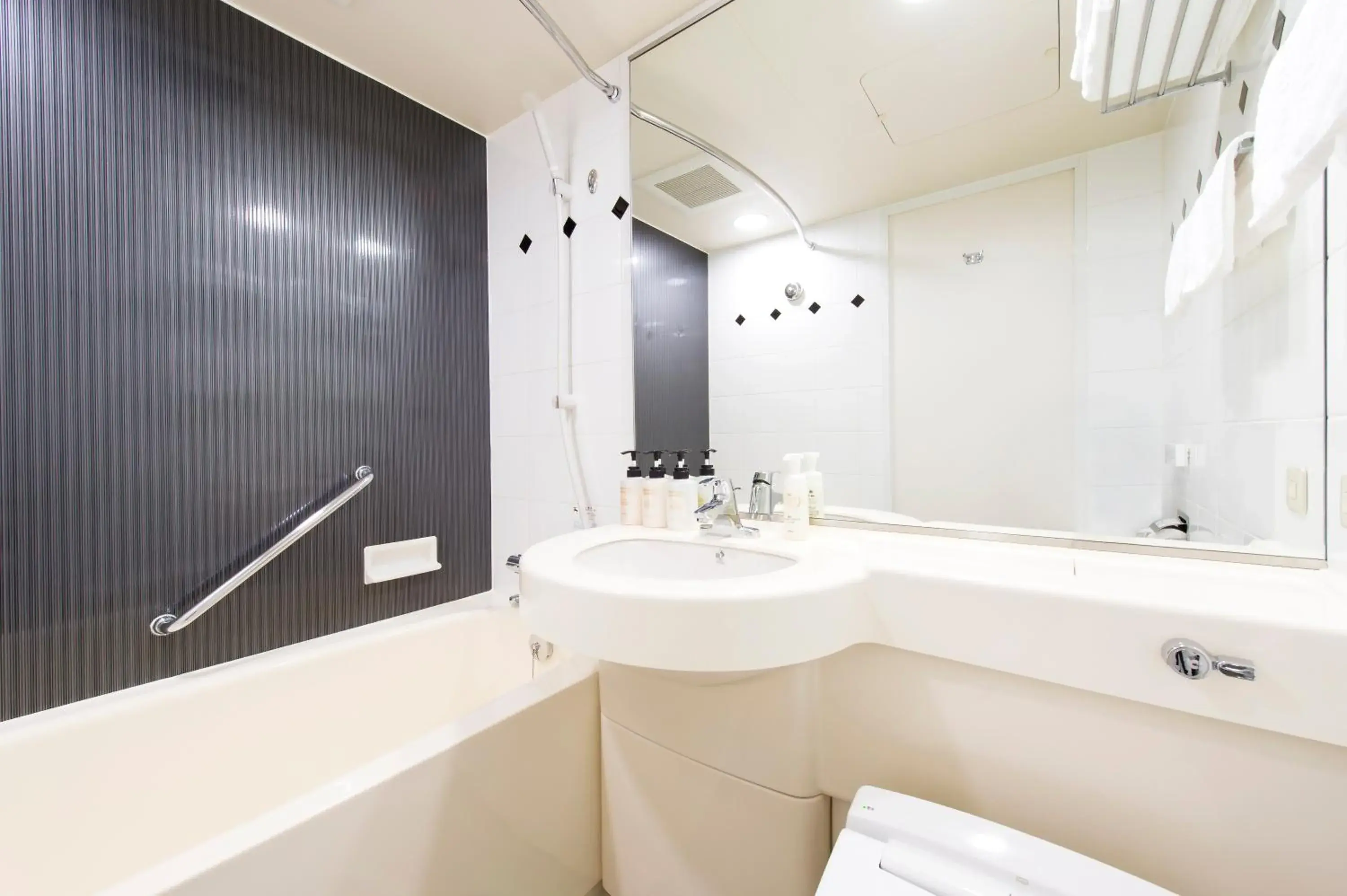 Bathroom in Hotel Villa Fontaine Tokyo-Jimbocho