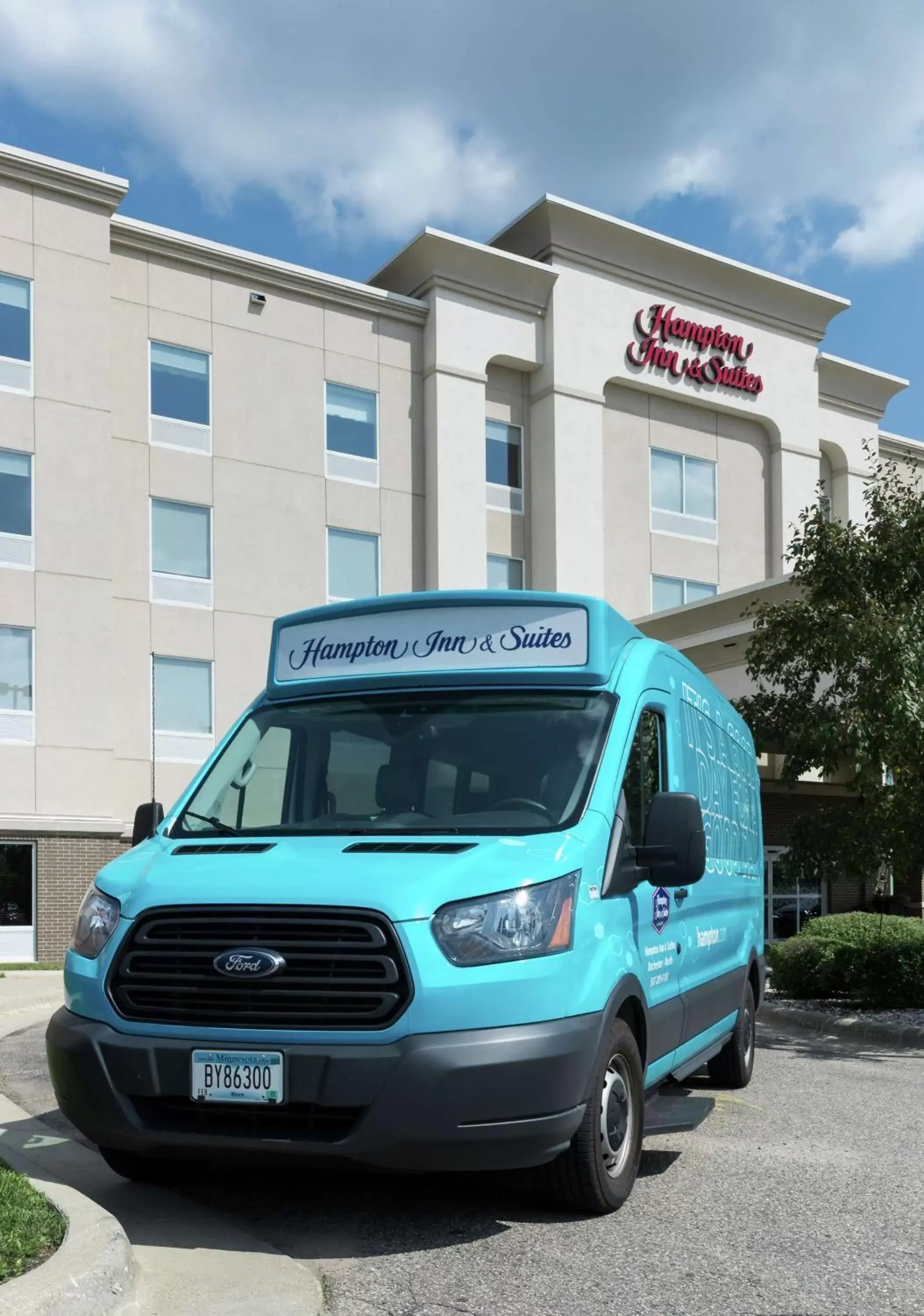 Property building in Hampton Inn & Suites Rochester-North Property building in Hampton Inn & Suites Rochester-North