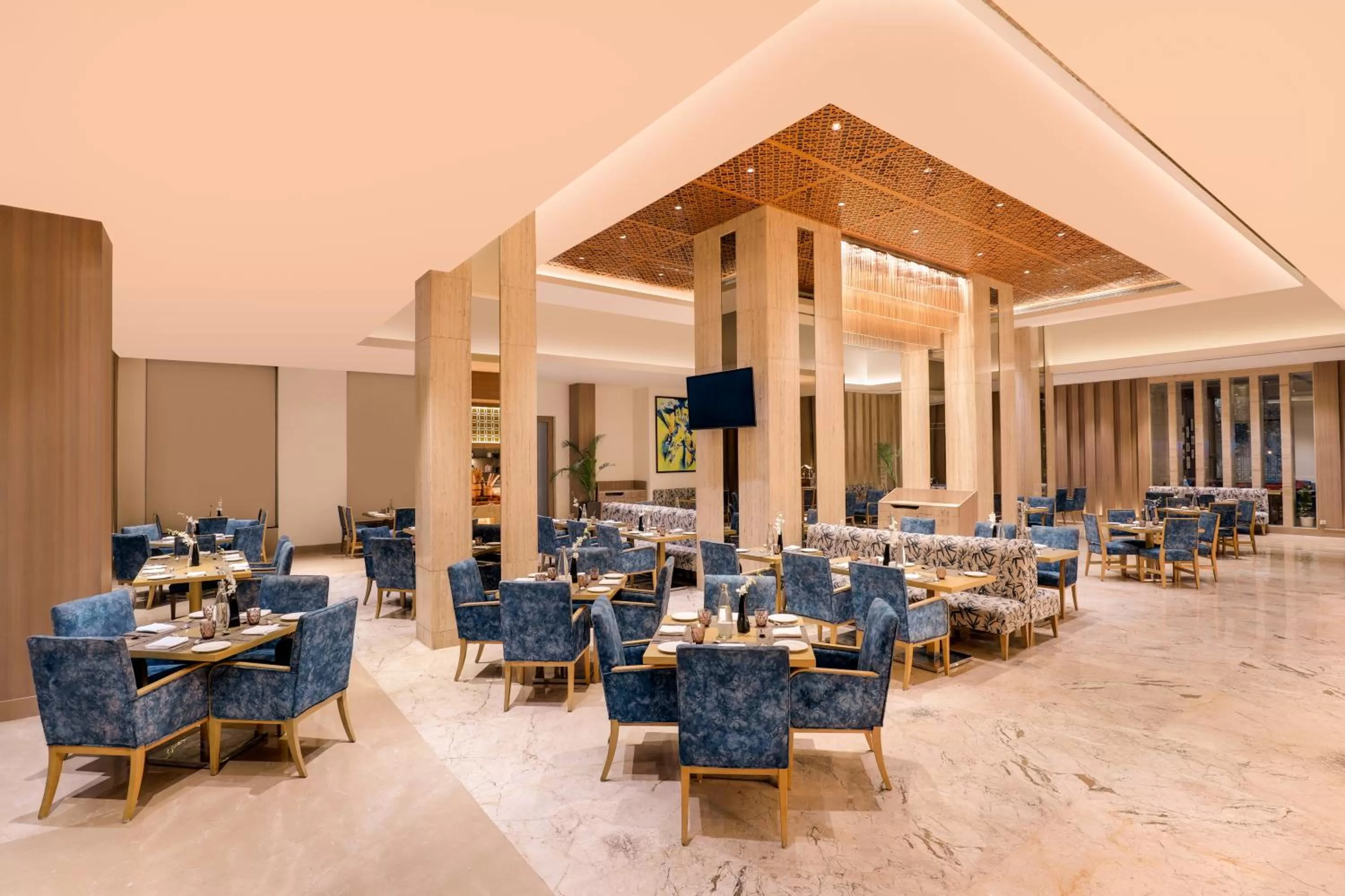 Restaurant/places to eat in Sandal Suites by Lemon Tree Hotels