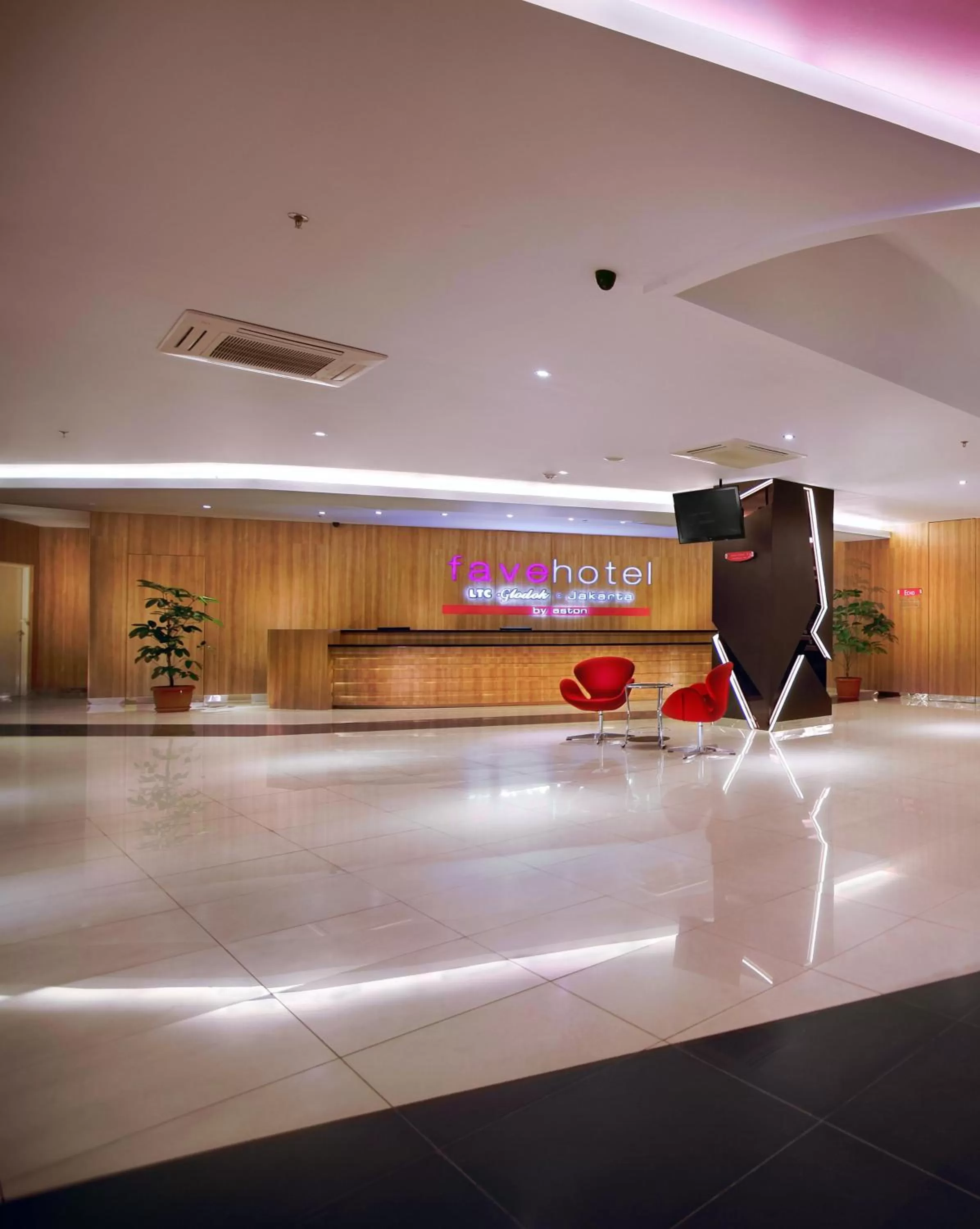 Lobby or reception in favehotel LTC Glodok