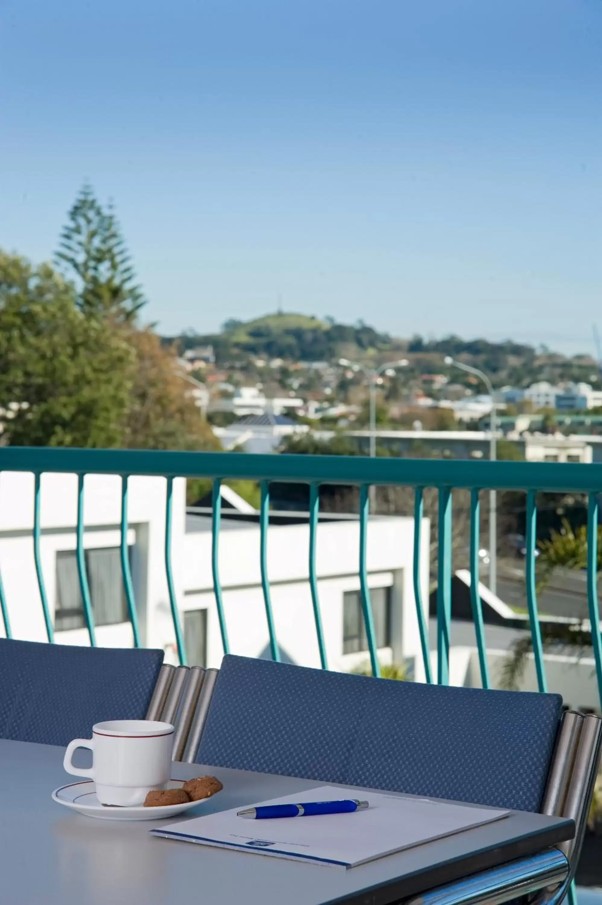 Day, Pool View in Best Western Ellerslie International Hotel