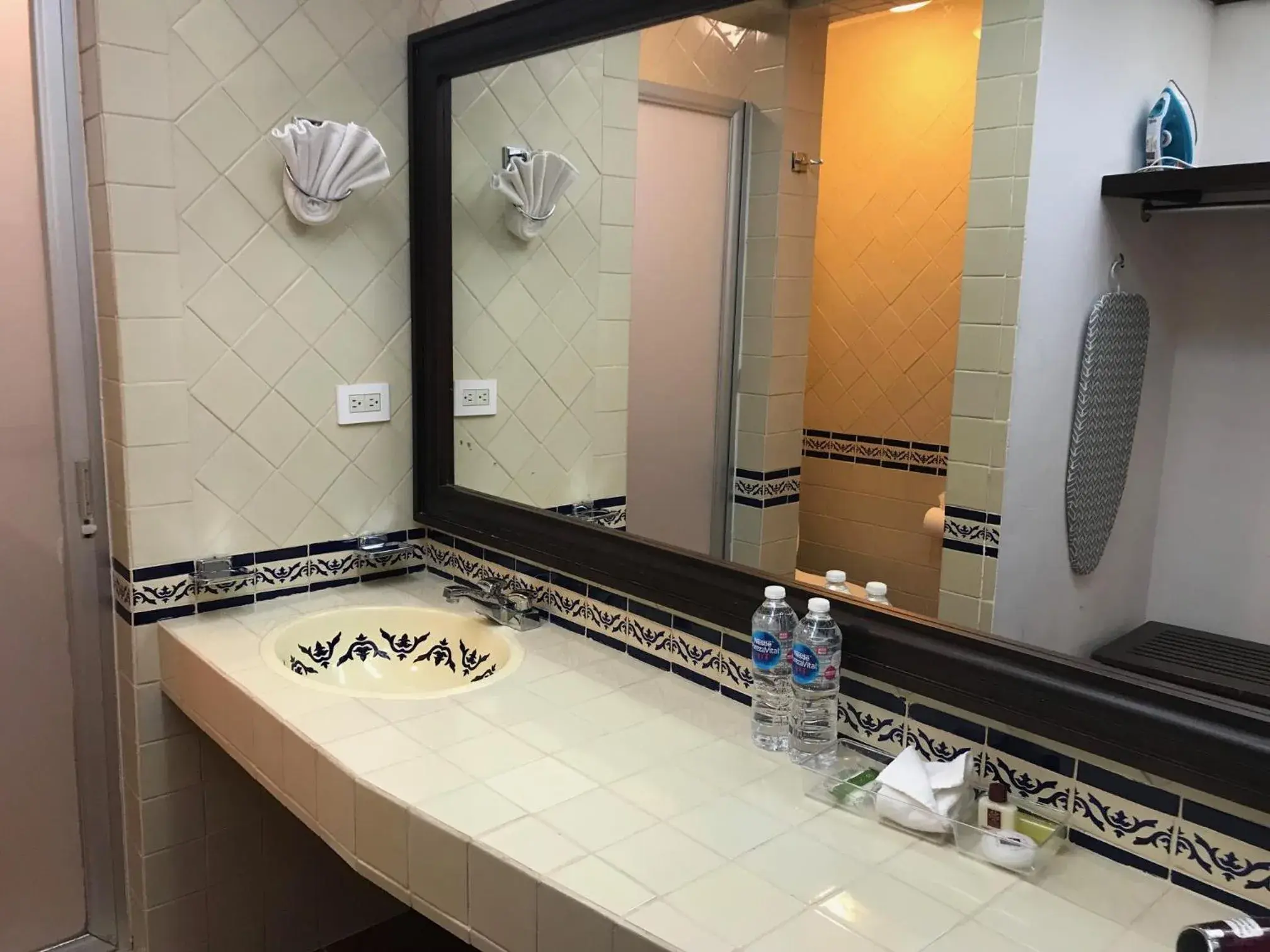 Bathroom in Hotel Valles