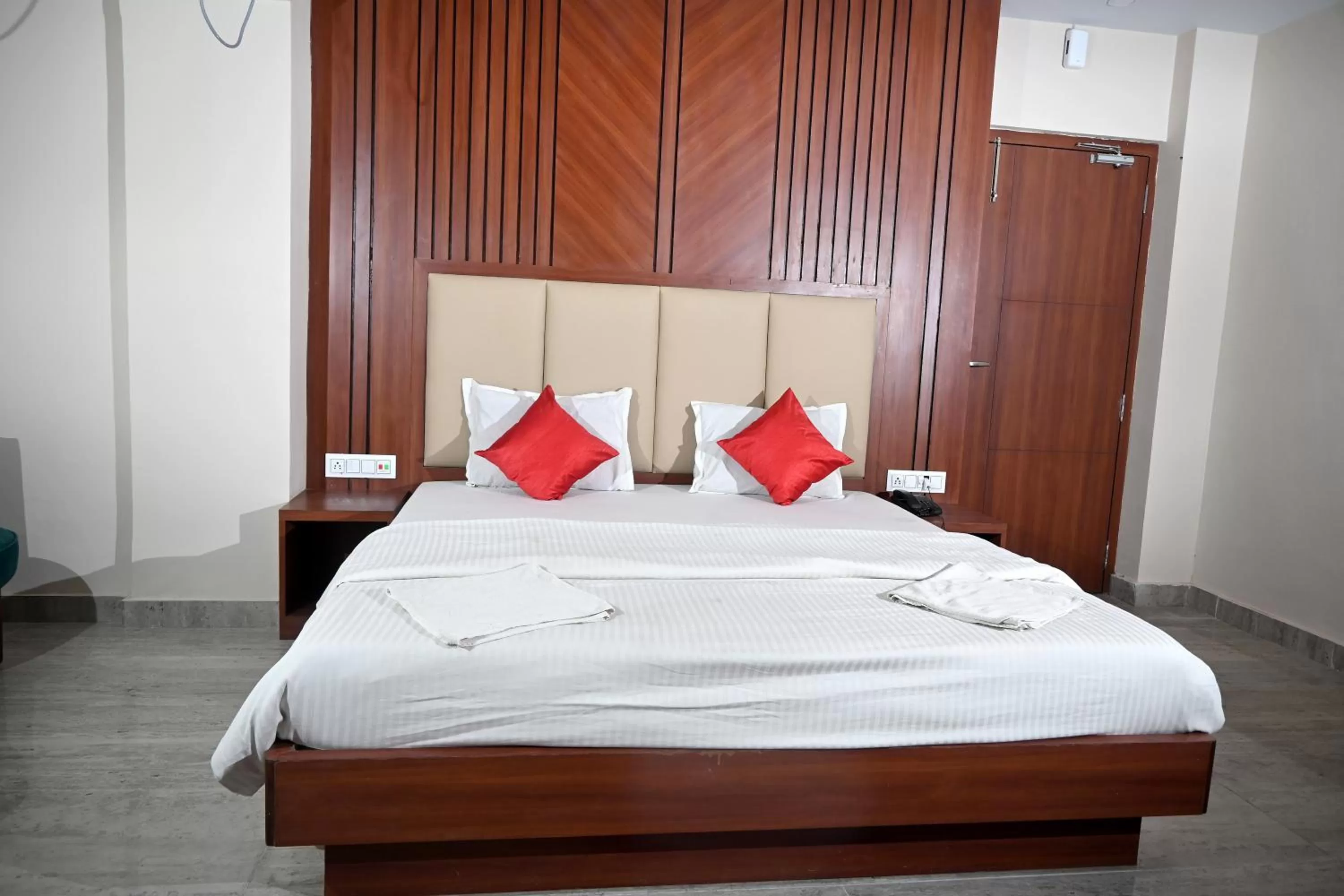 Bed in Royal Sea View