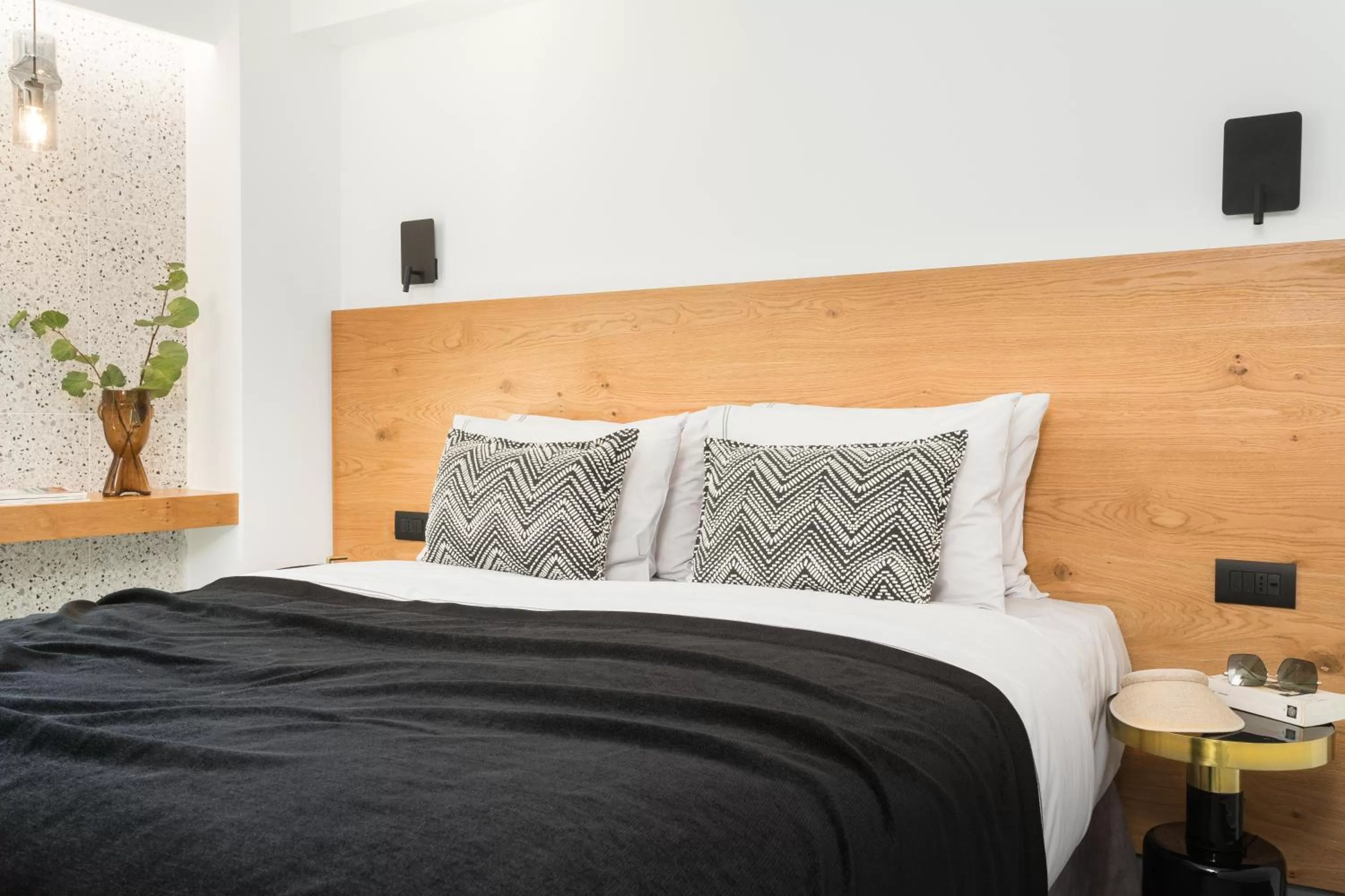 Bed in 11 Enteka Acropolis Suites