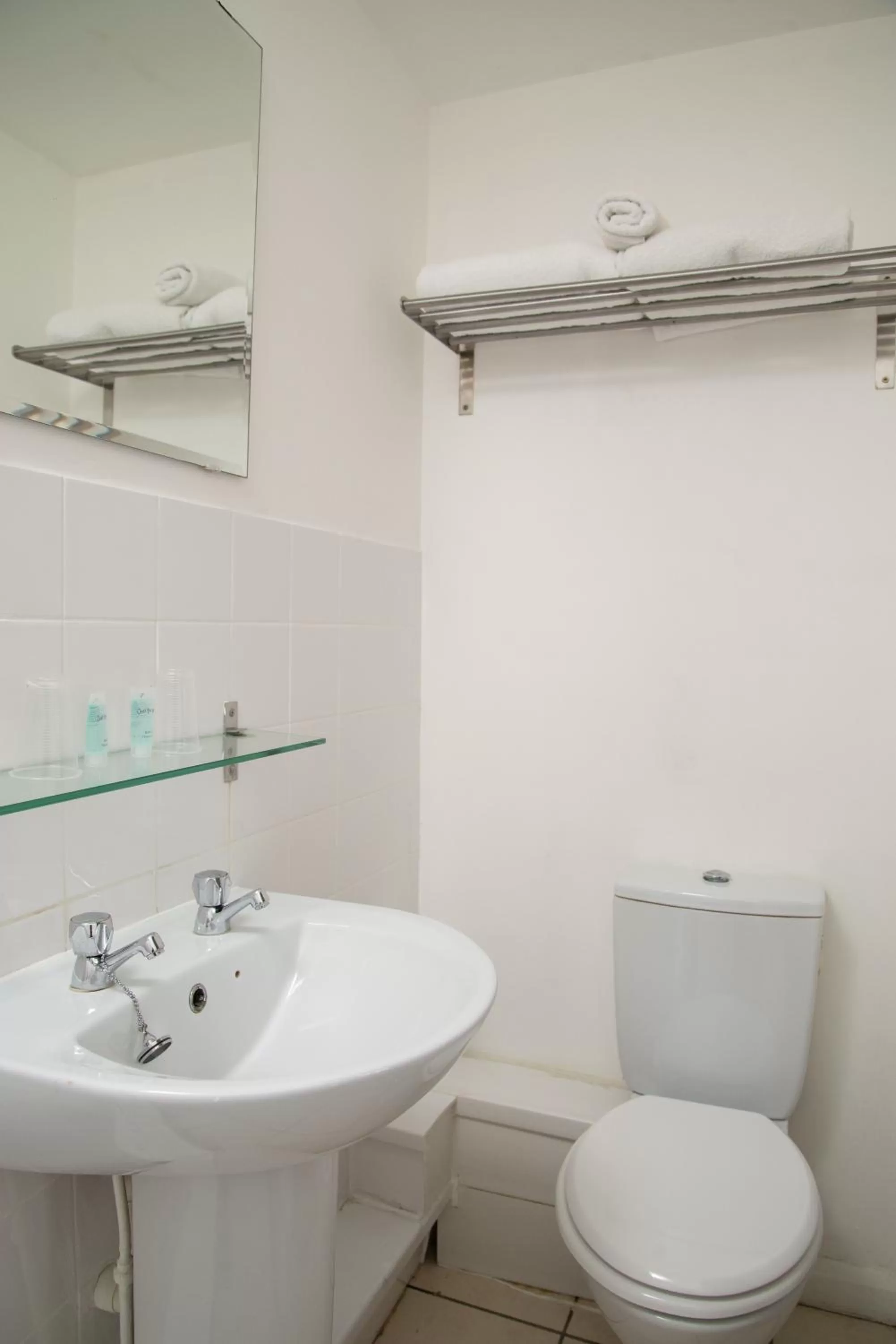 Bathroom in Royal Hotel, Bar & Grill