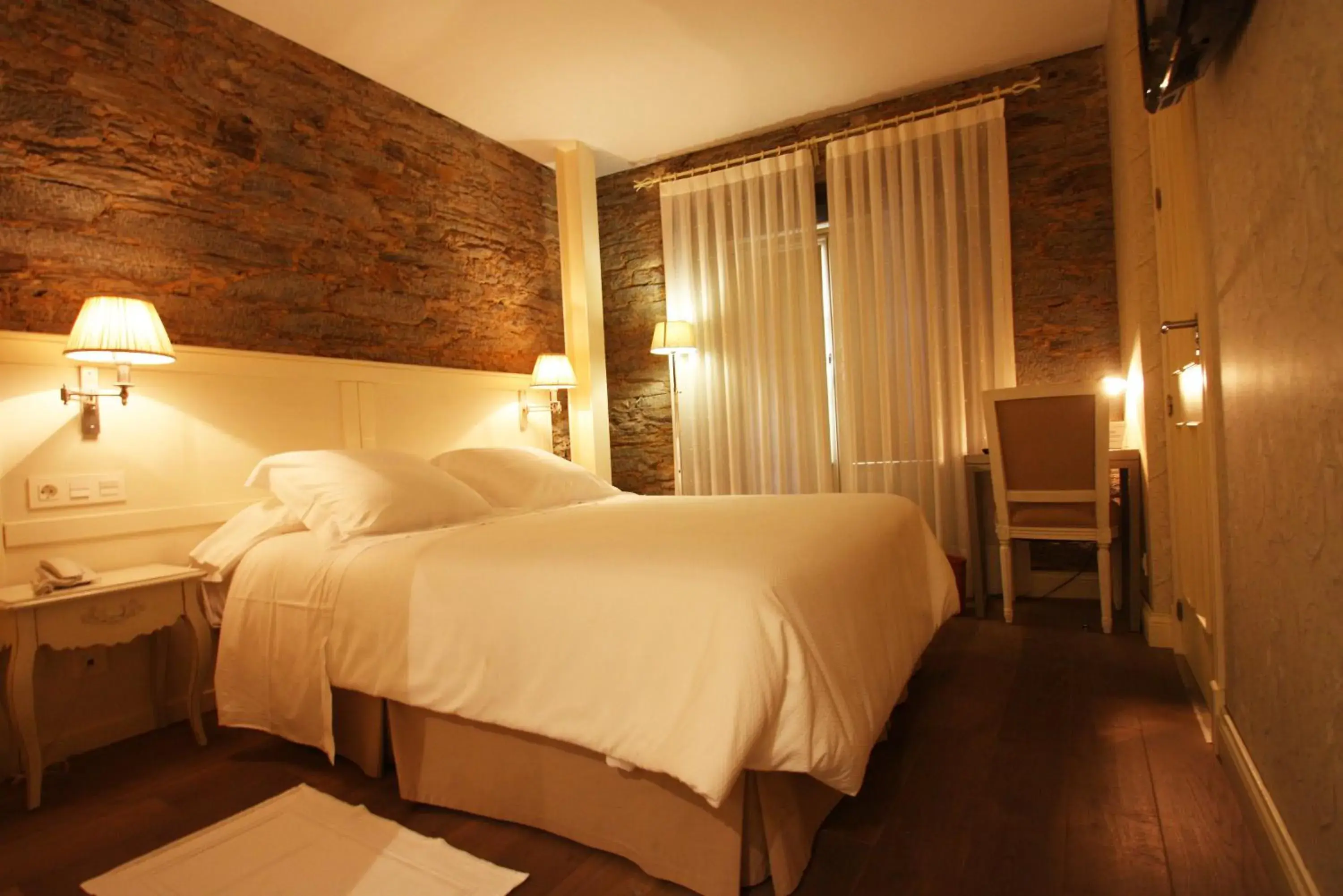 Photo of the whole room, Bed in Las Doñas del Portazgo