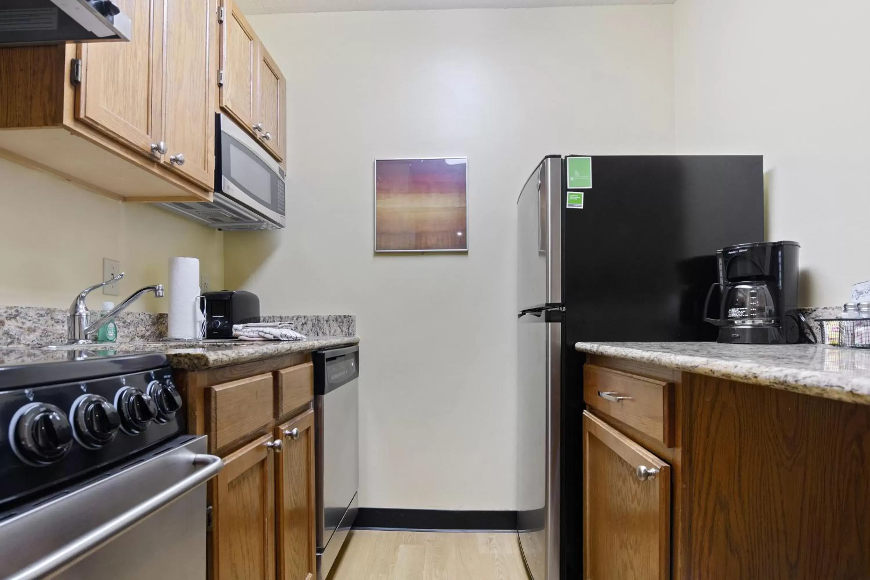 Kitchen or kitchenette, Kitchen/Kitchenette in Extended Stay America Suites - Chicago - Elgin - West Dundee