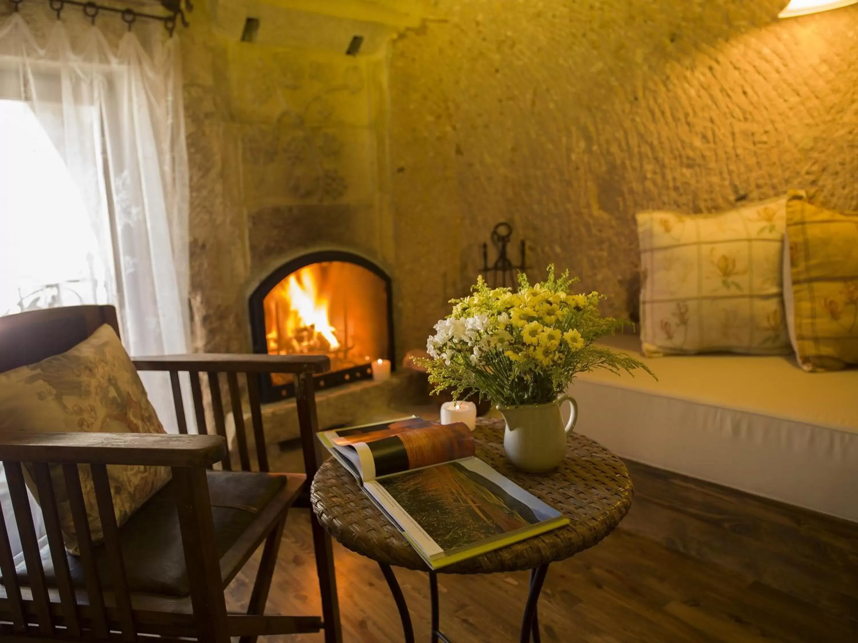 Coffee/tea facilities, Seating Area in Melekler Evi Cave Hotel