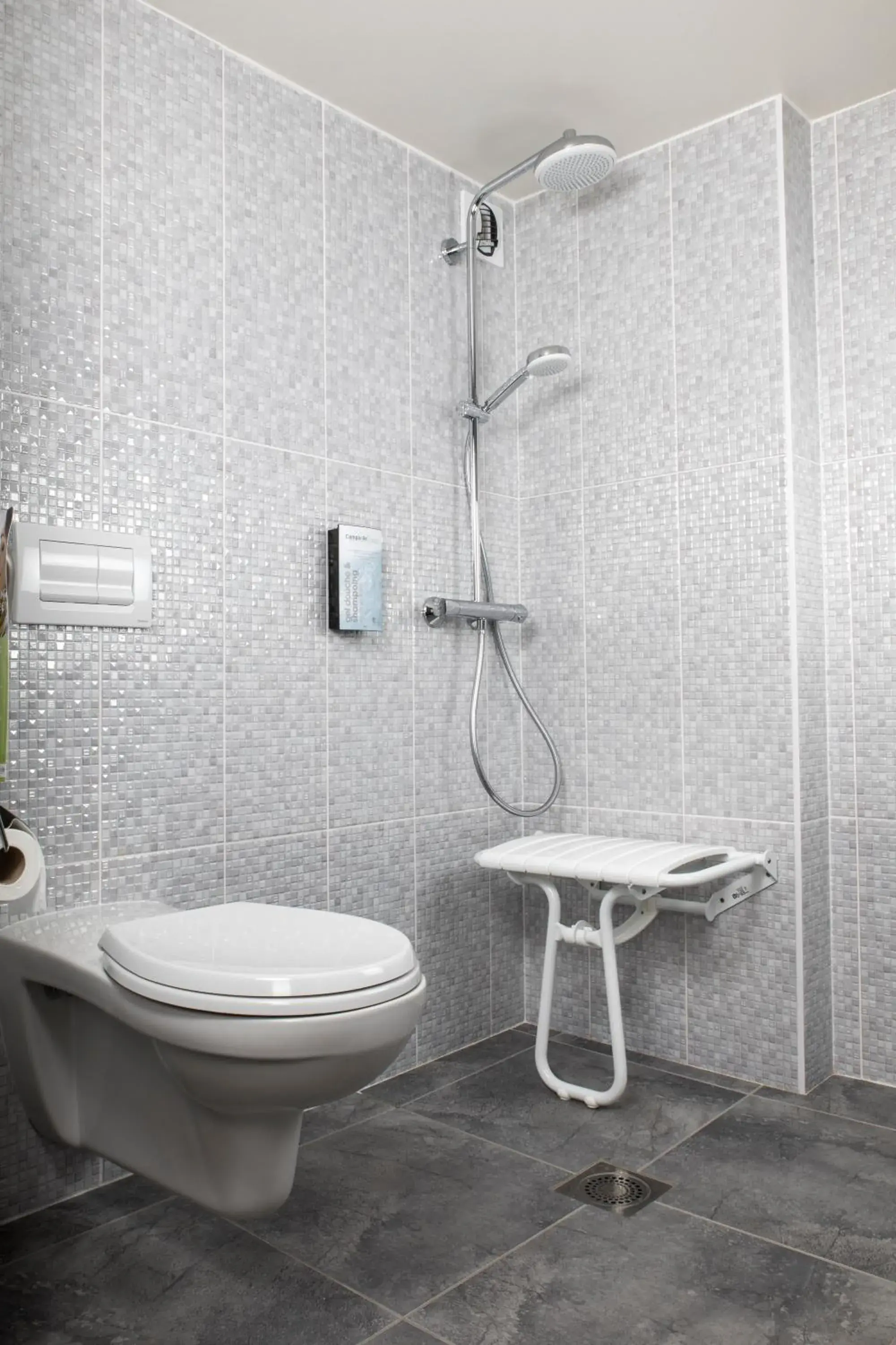 Shower, Bathroom in Campanile Cergy Saint-Christophe