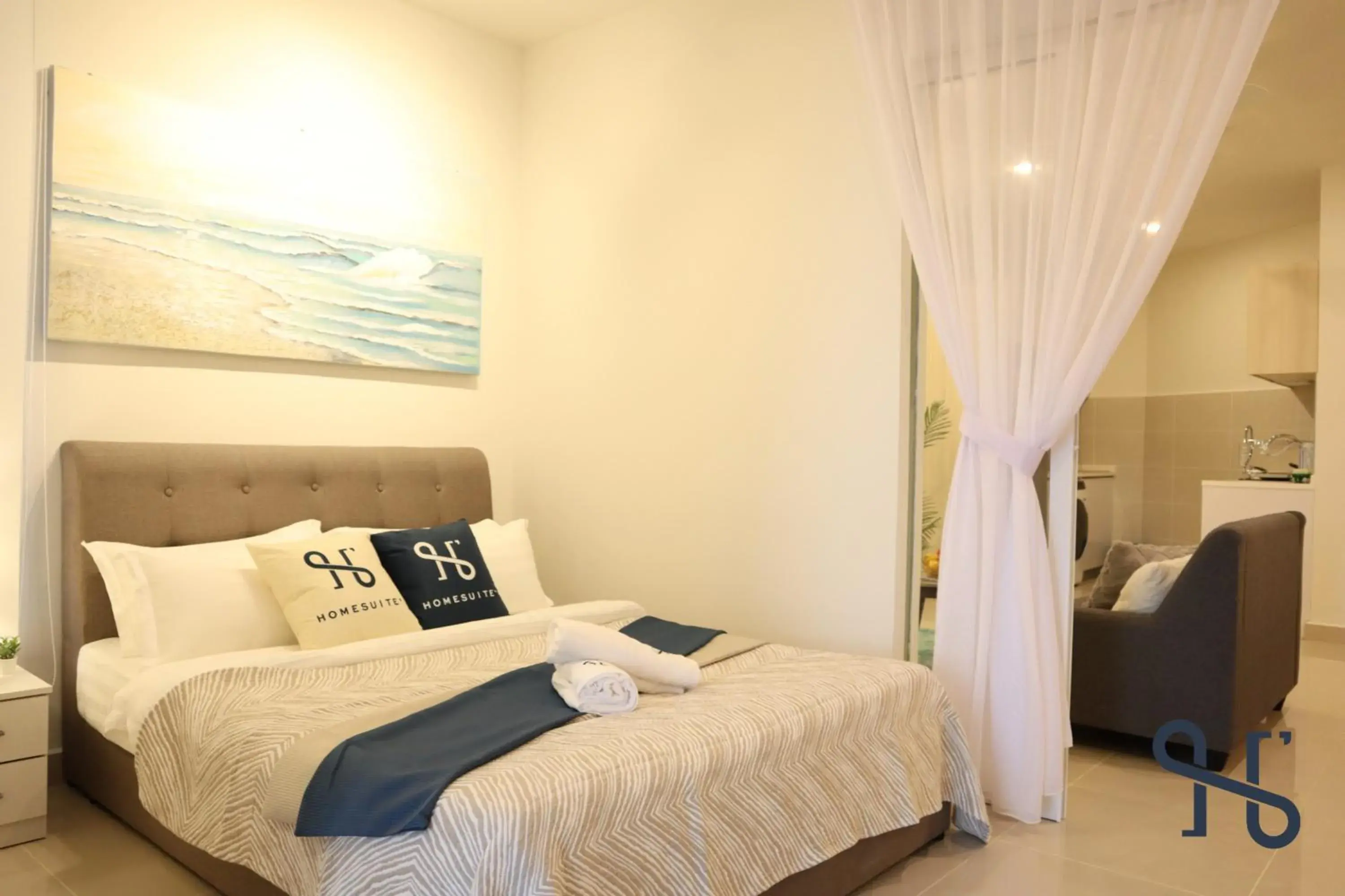 Bed in Homesuite' Home @ The Shore Kota Kinabalu