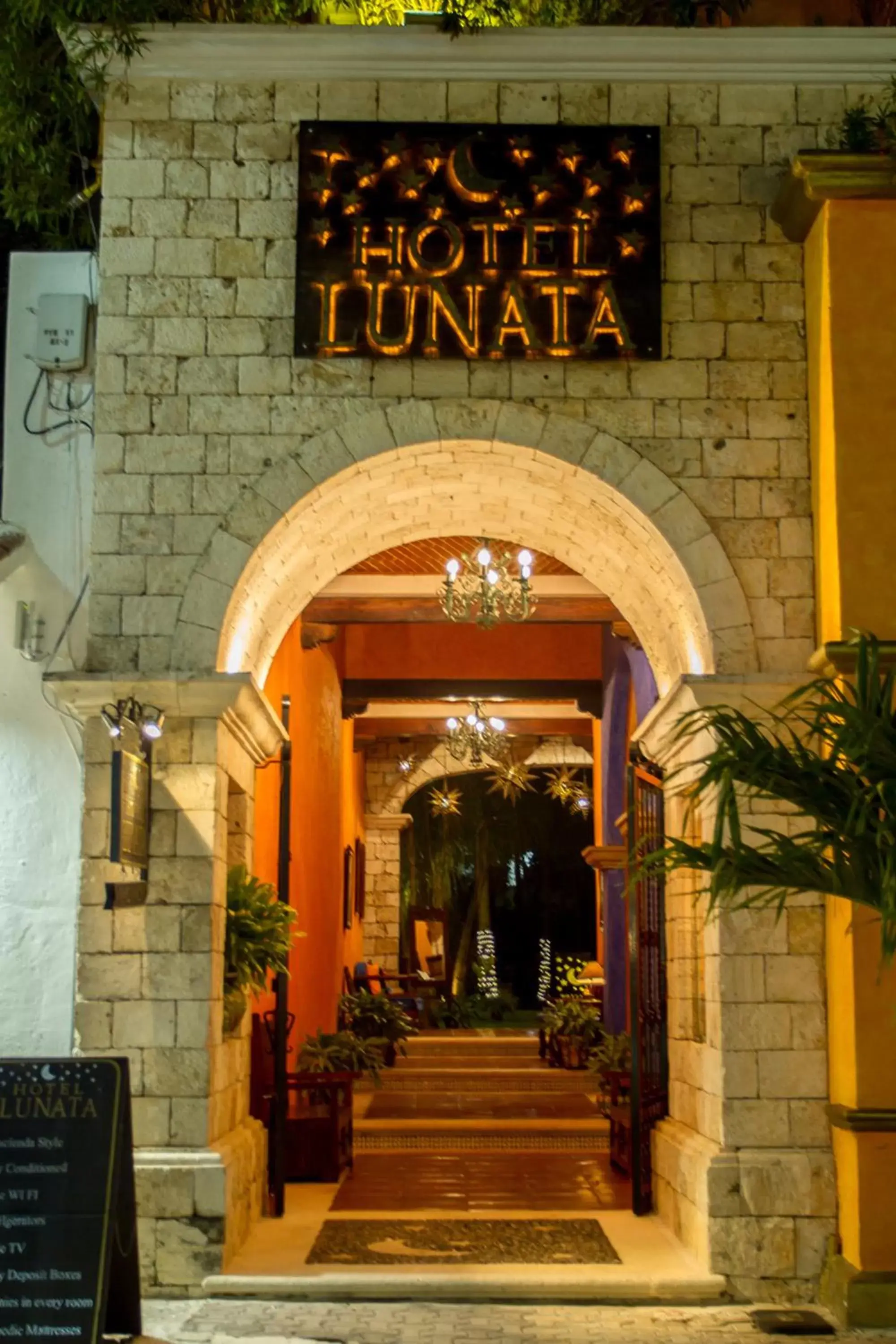 Property logo or sign in Hotel Lunata - 5th Avenue