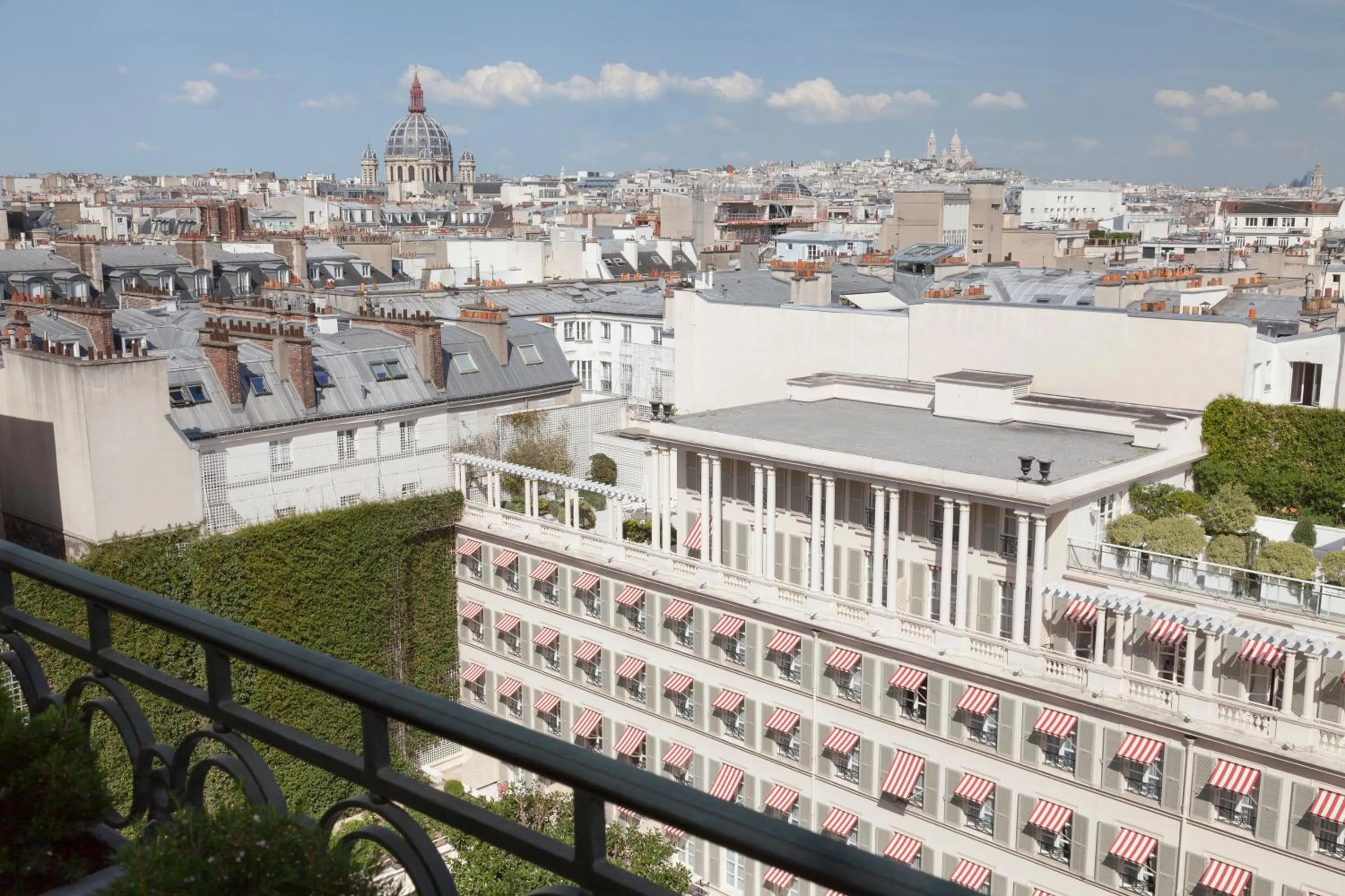 Garden view in Le Bristol Paris, Oetker Hotels