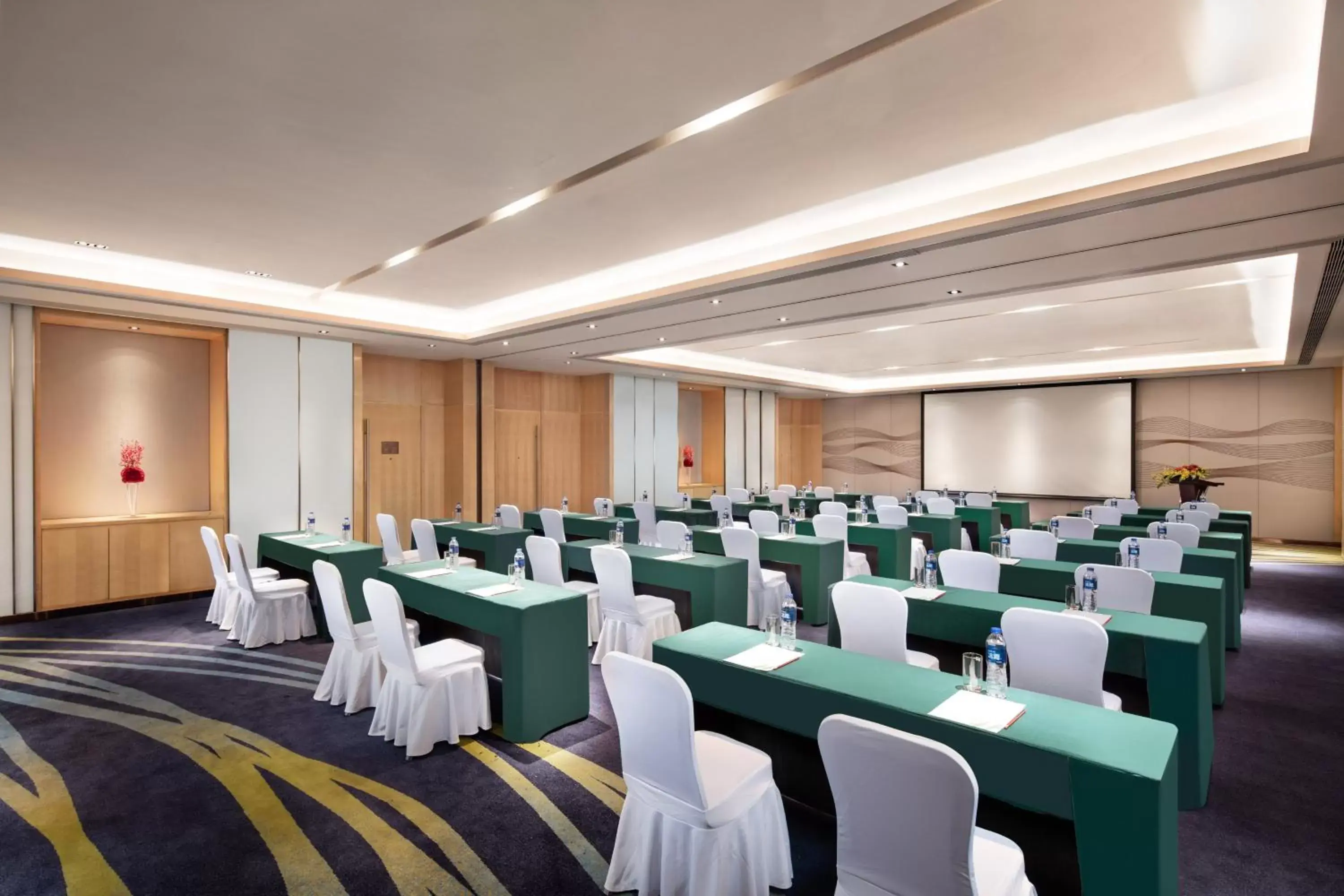 Meeting/conference room in Holiday Inn Shunde, an IHG Hotel