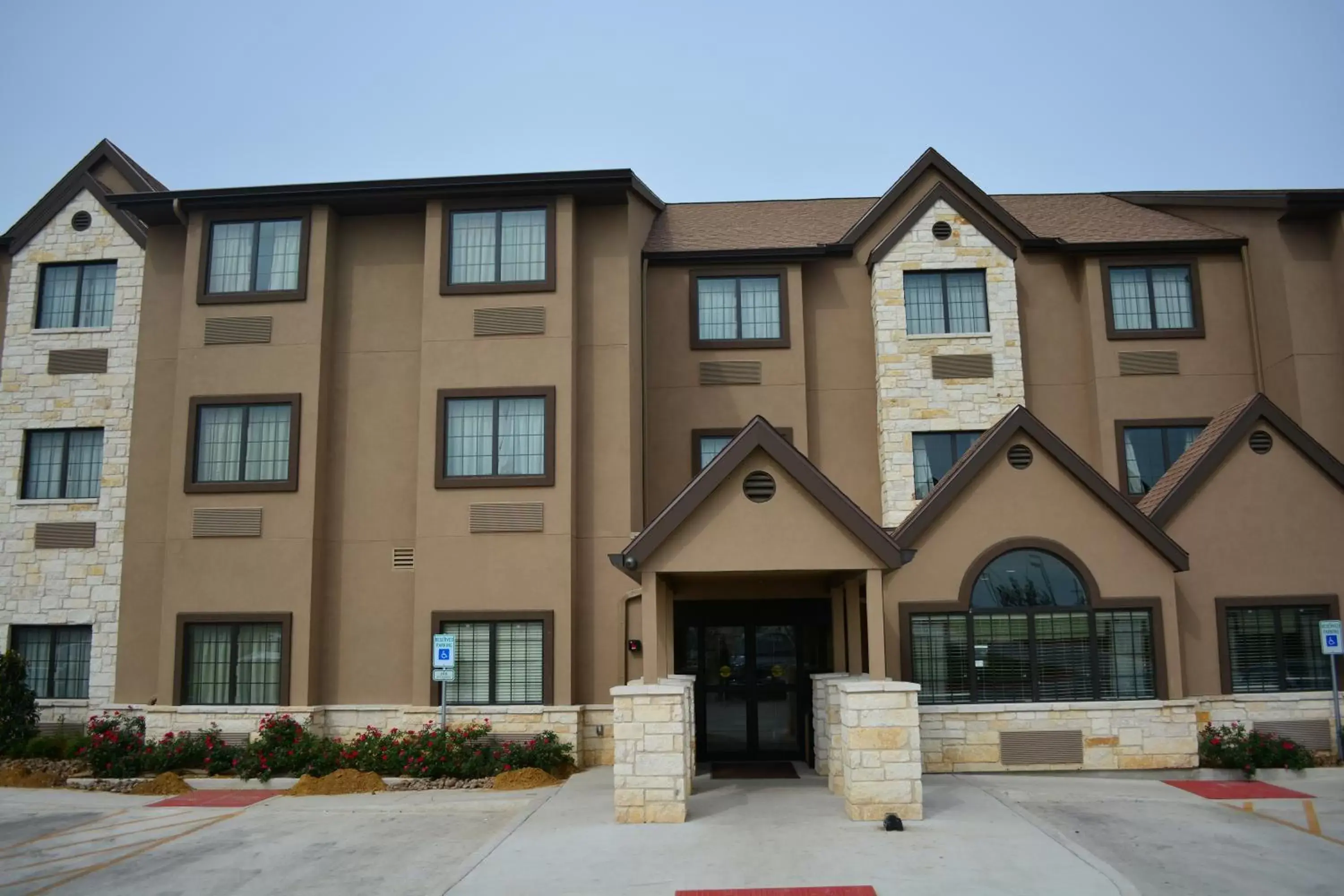 Landmark view, Property Building in Microtel Inn & Suites Gonzales TX