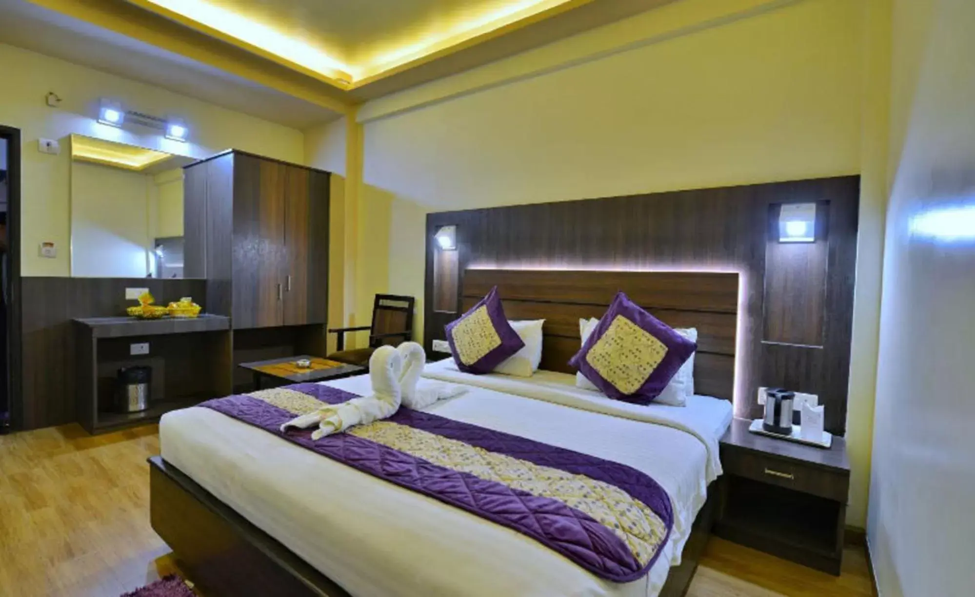 Bed in Hotel Samrat