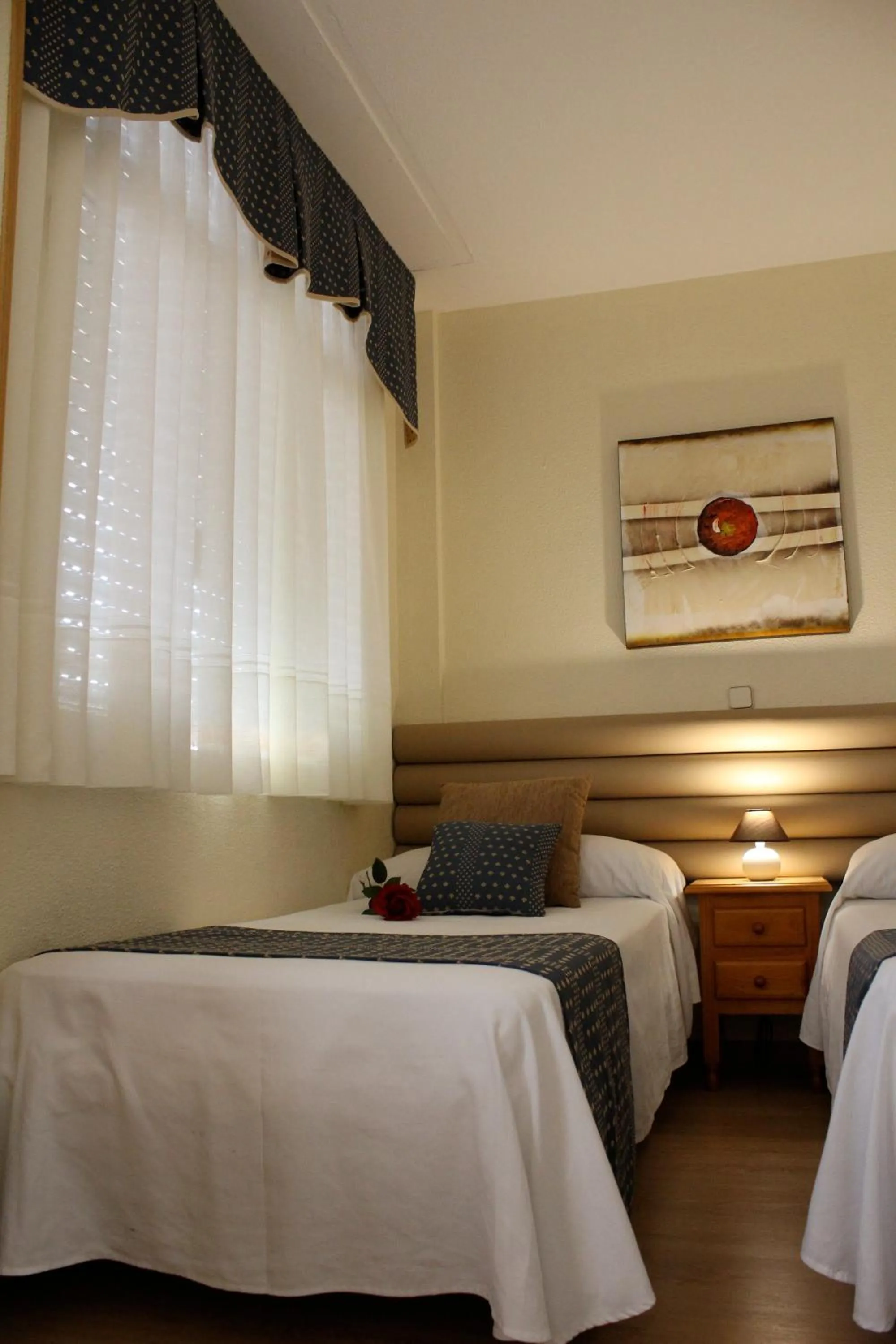 Bedroom, Bed in Hotel Cuatro Caños