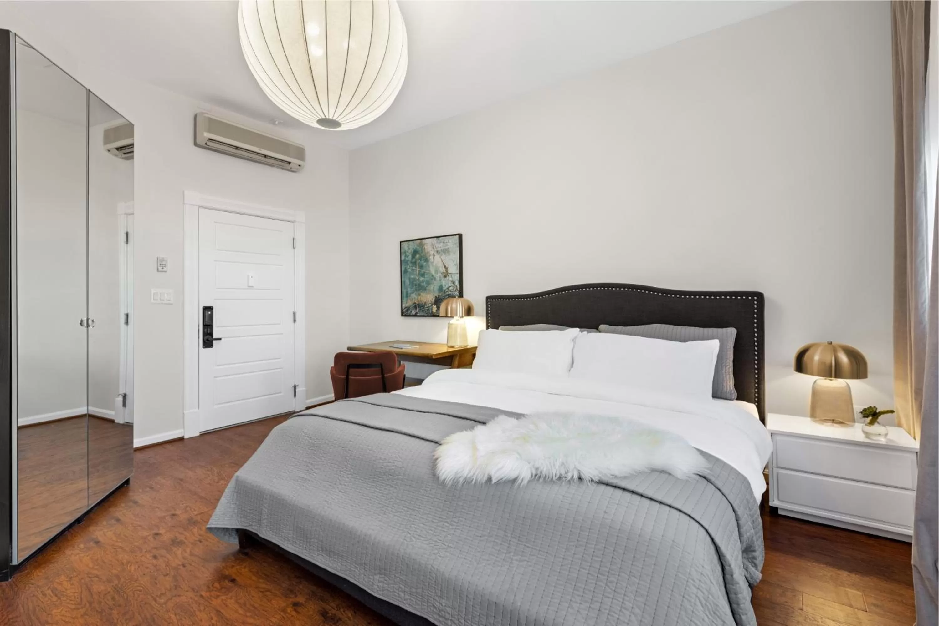 Photo of the whole room, Bed in Brexton Hotel