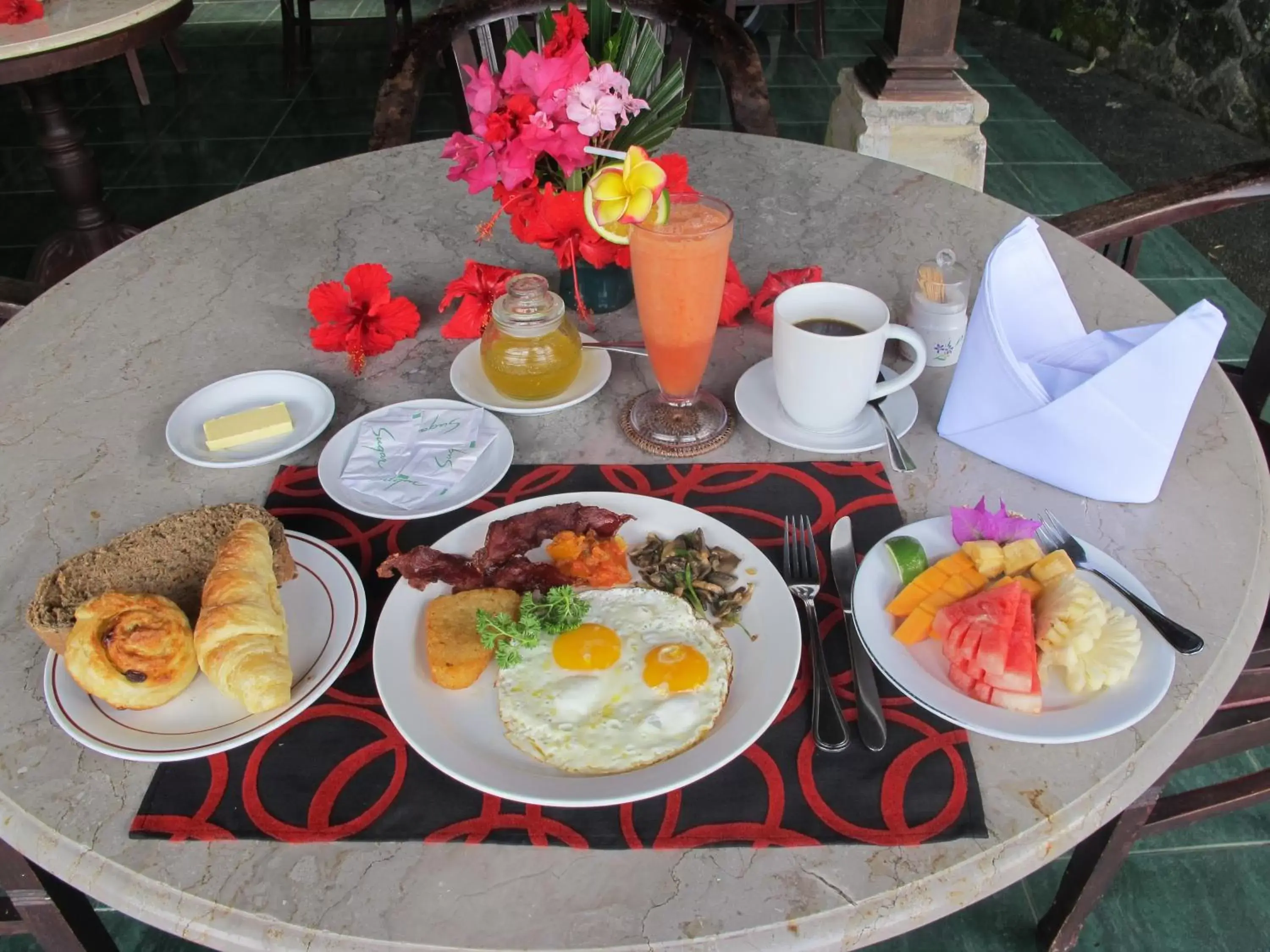 Breakfast in Tanah Merah Art Resort