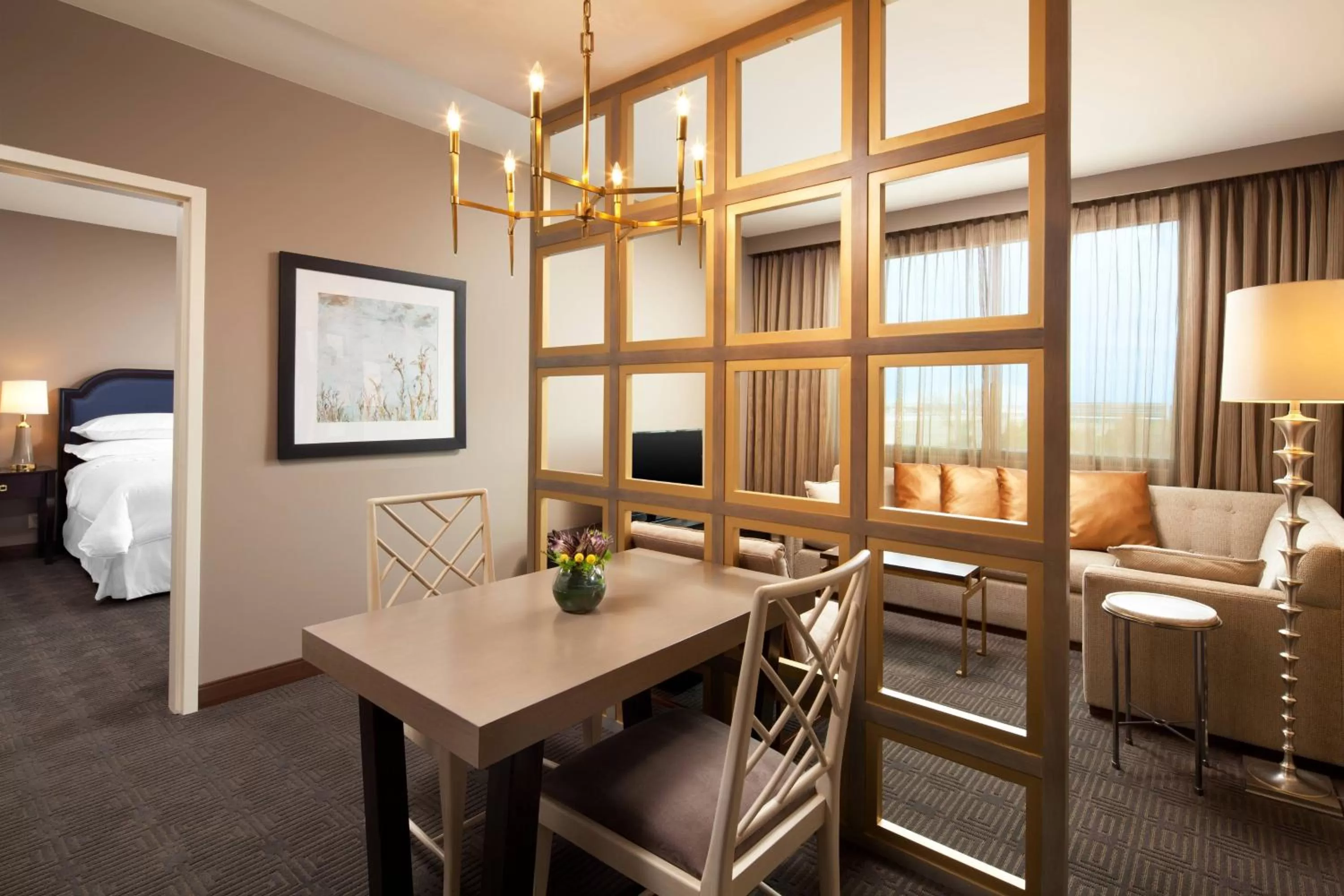 Photo of the whole room, Bed in Sheraton McKinney