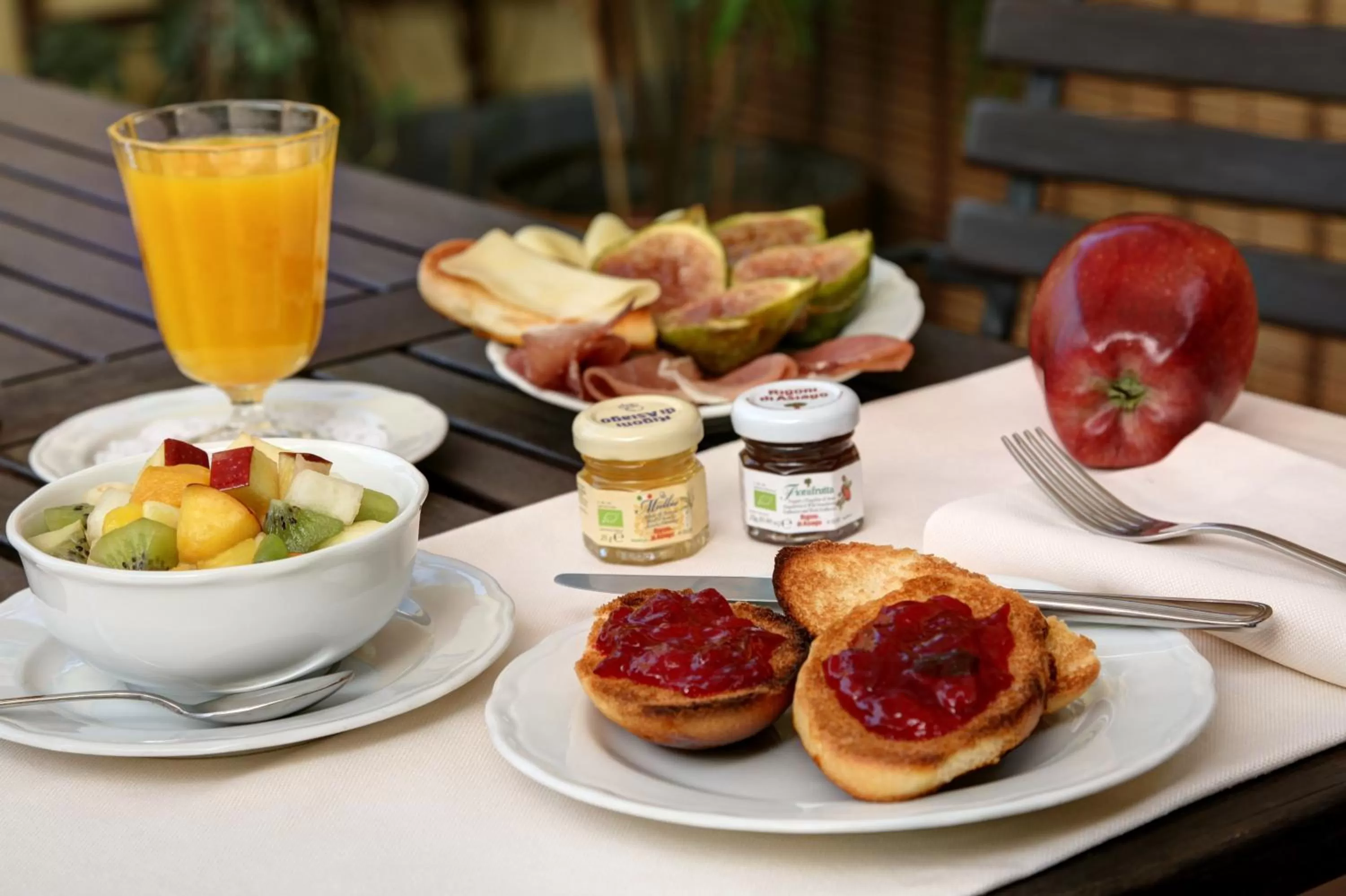 Food and drinks in Hotel De Prati