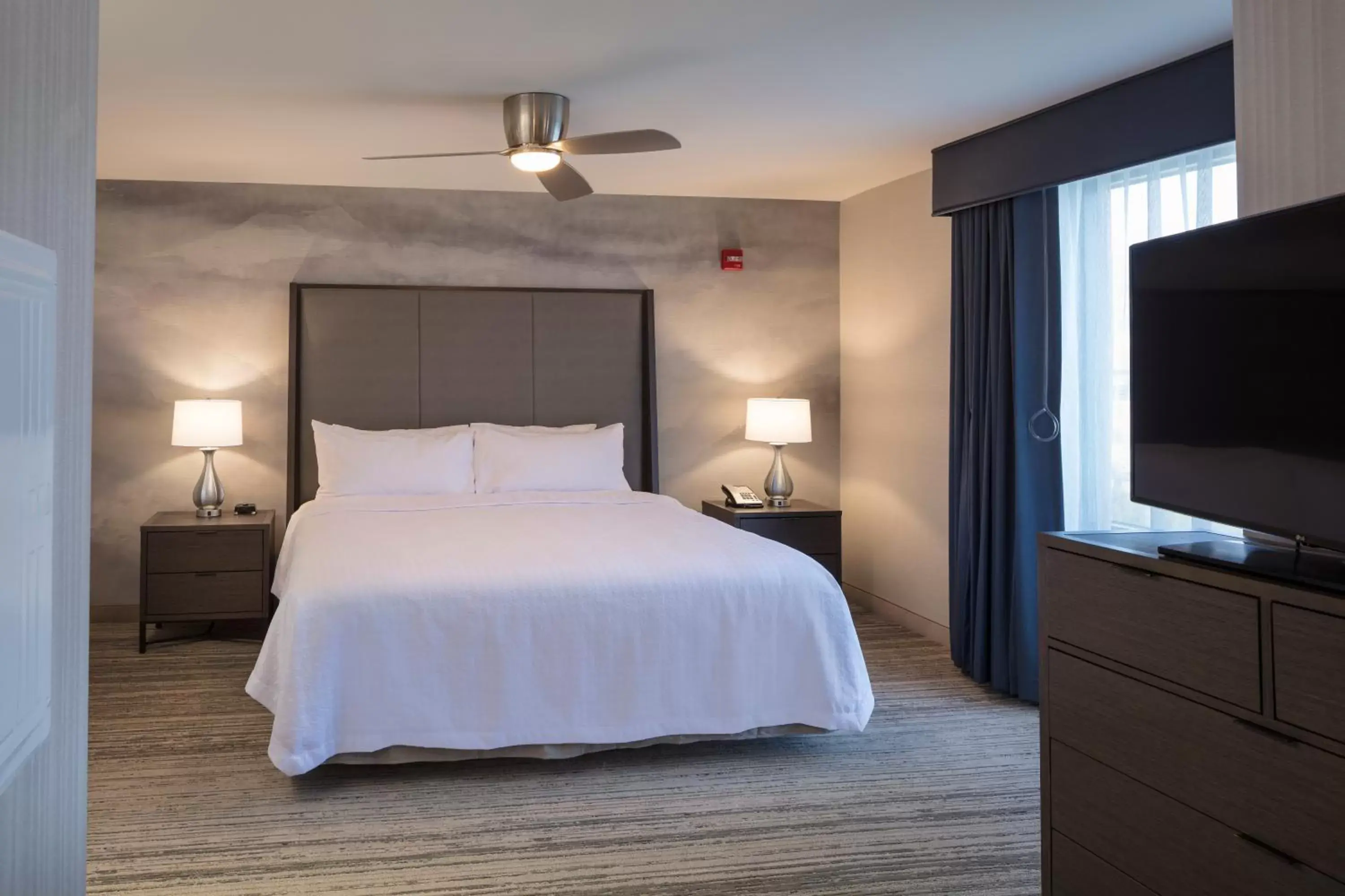 Bedroom, Bed in Homewood Suites by Hilton Needham Boston