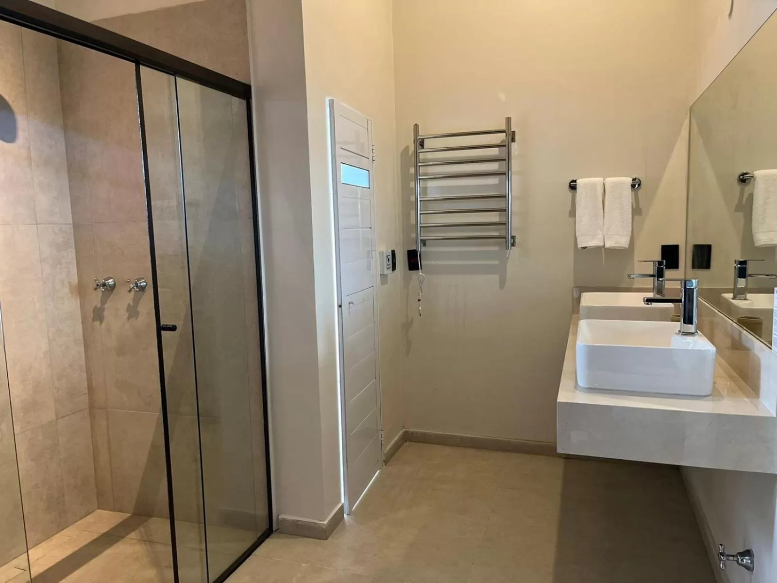 Shower in Kuriuwa Hotel