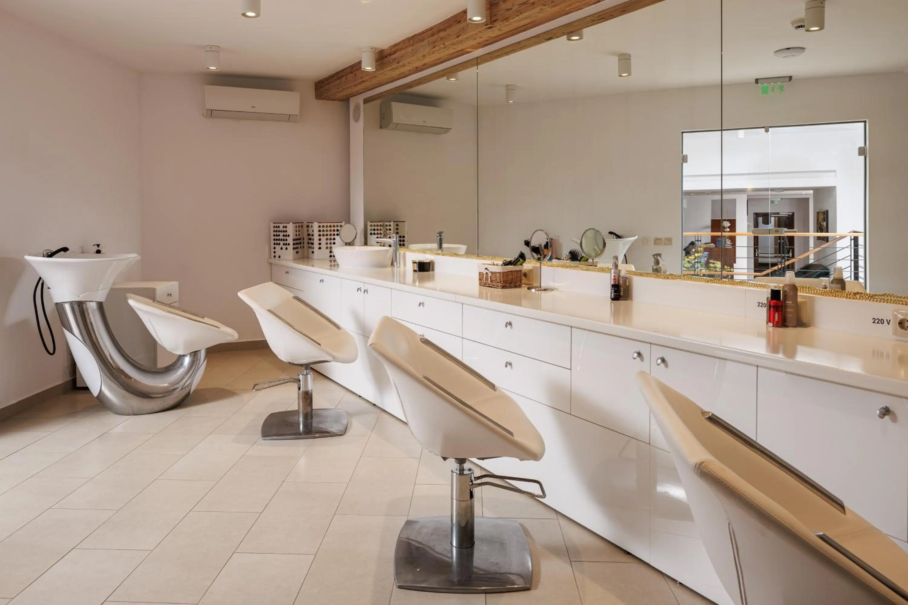 Spa and wellness centre/facilities in Teleferic Grand Hotel