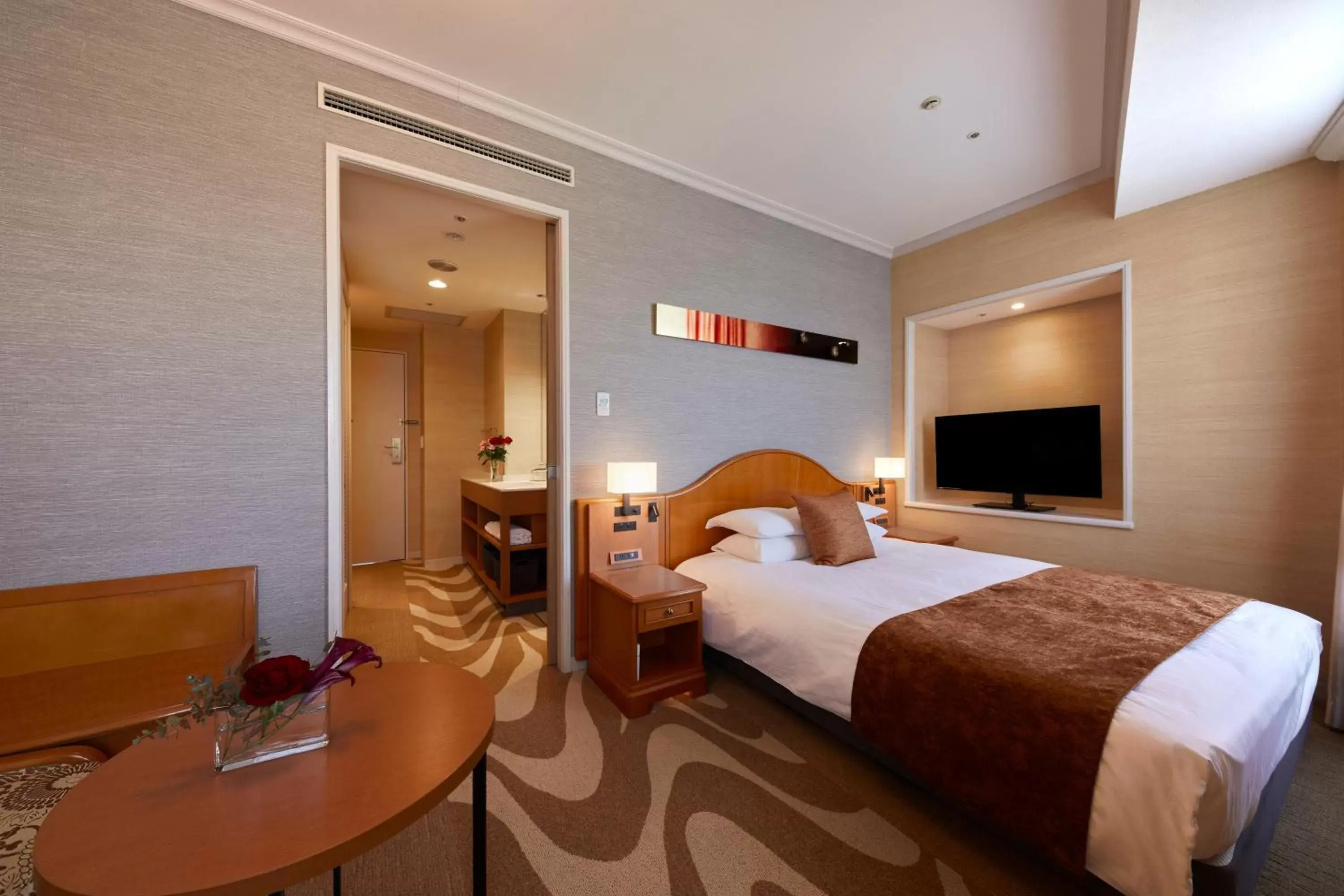 Photo of the whole room, Bed in Hotel Nikko Kanazawa