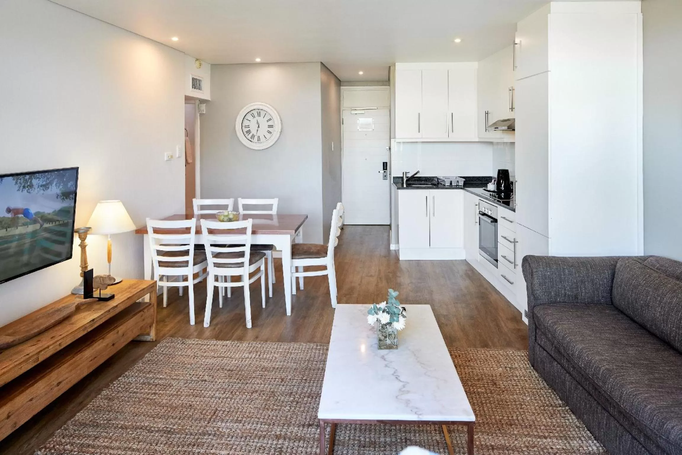 TV and multimedia in First Group Breakers Resort - Official