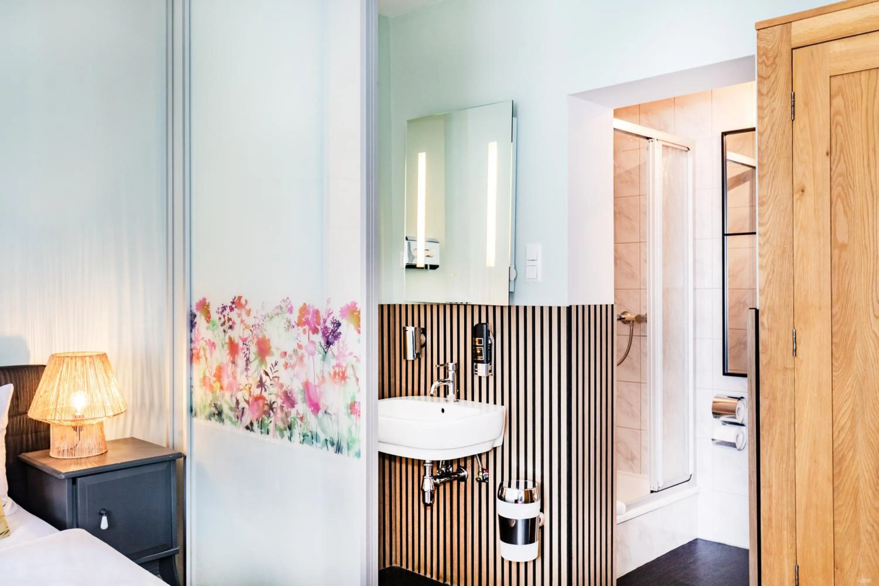 Bathroom, Bed in Hotel Fürst Garden