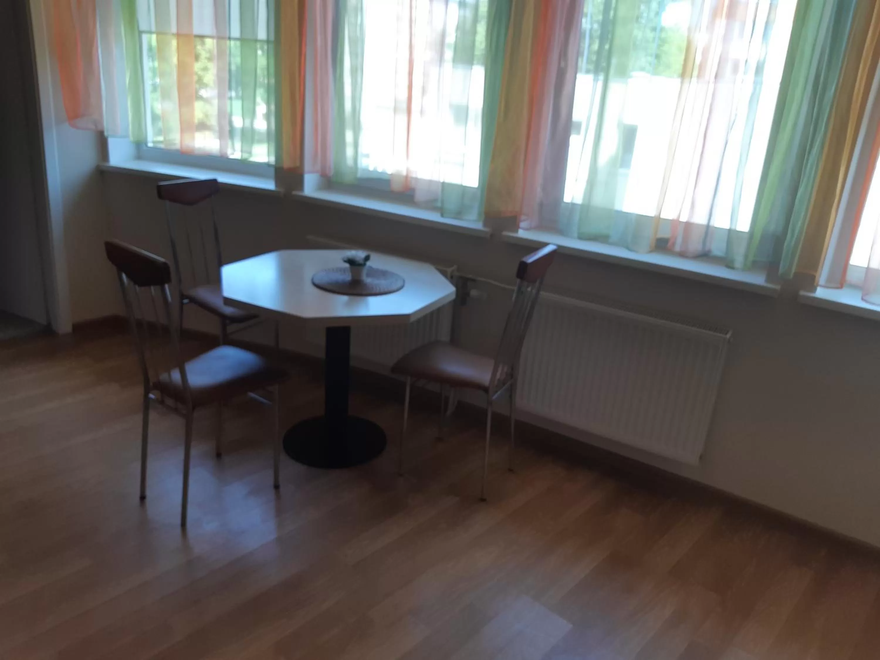 Photo of the whole room, Seating Area in Rugelis