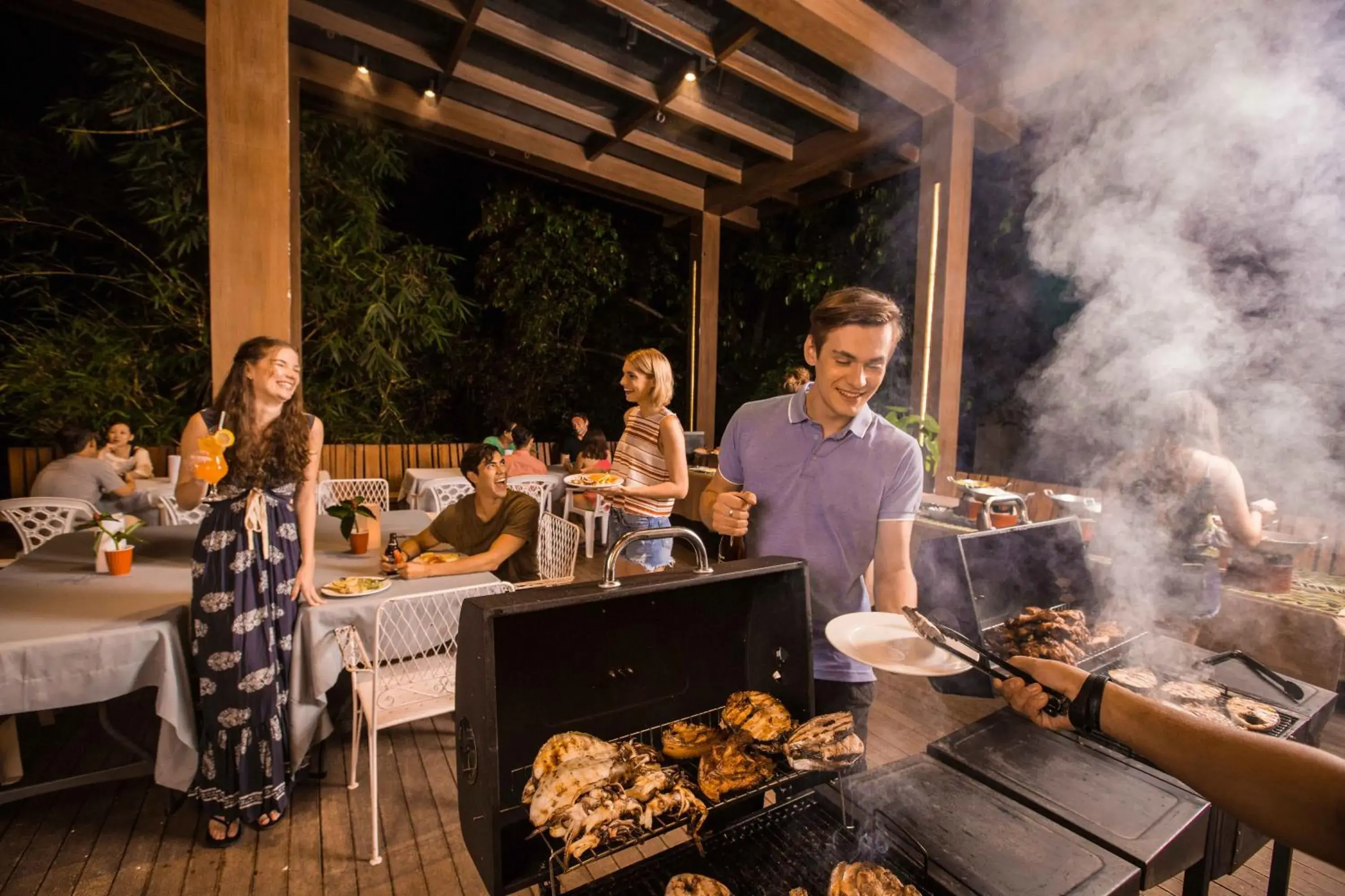 BBQ facilities in Spin Designer Hostel - El Nido