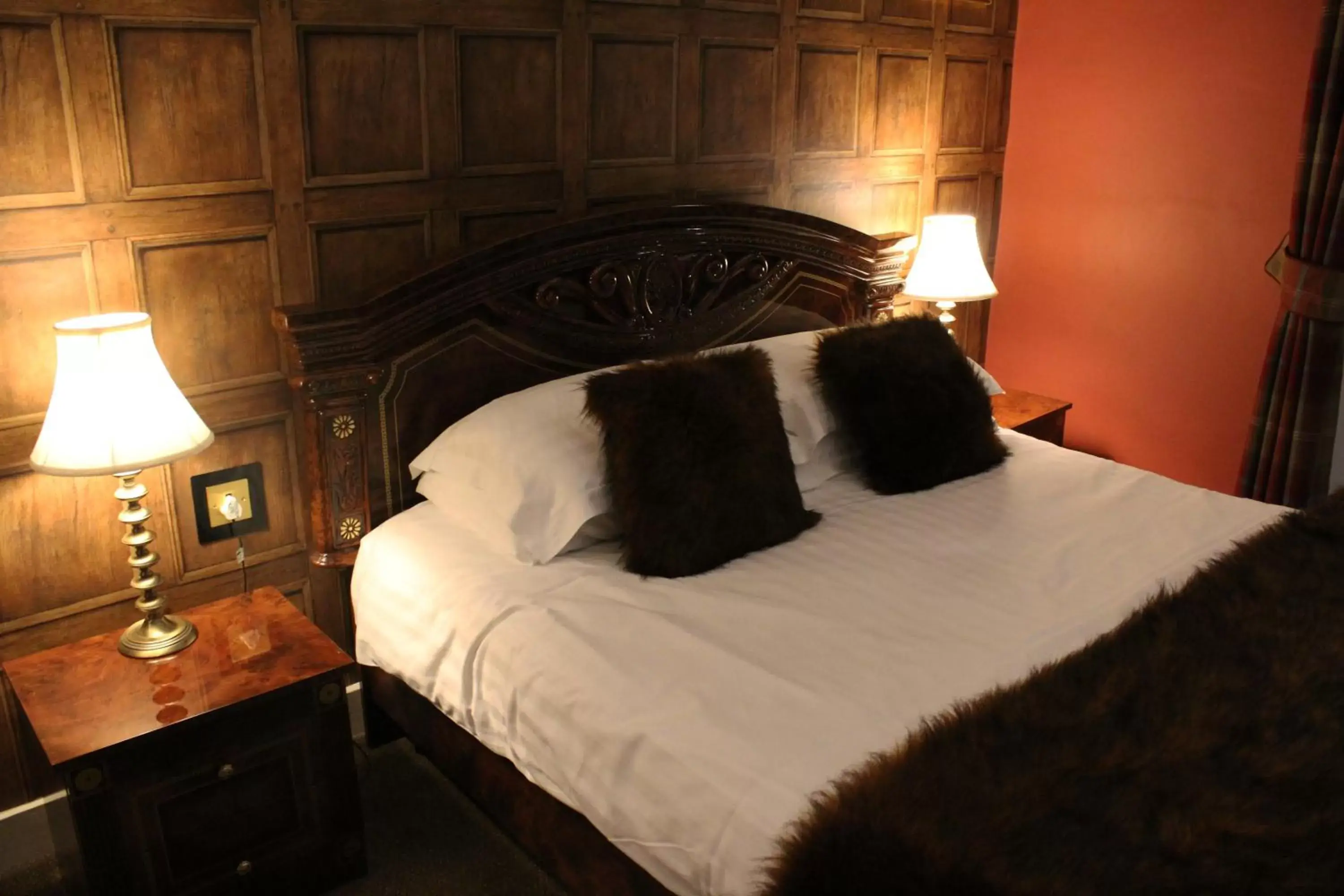 Bed in The Lion Hotel