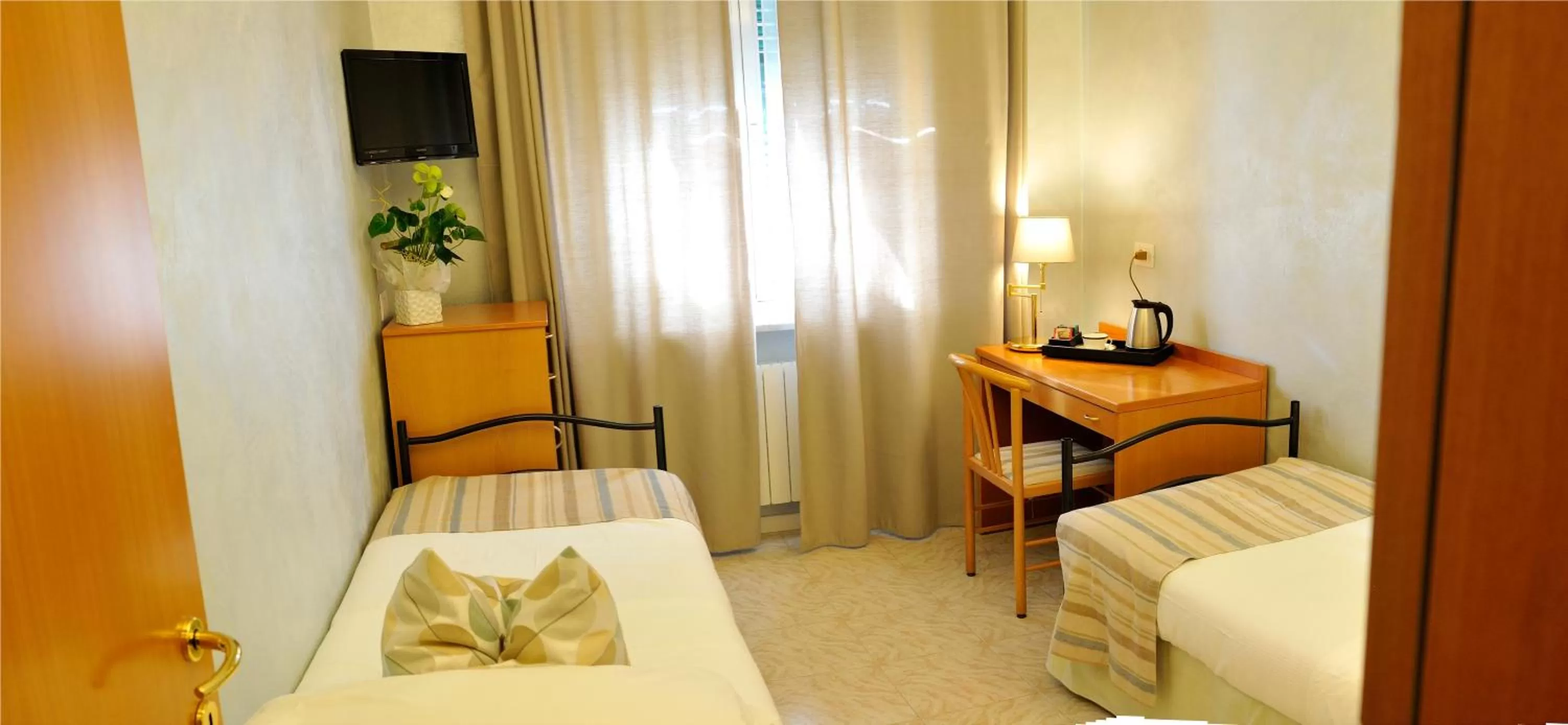 Bed in Hotel Monte Rosa