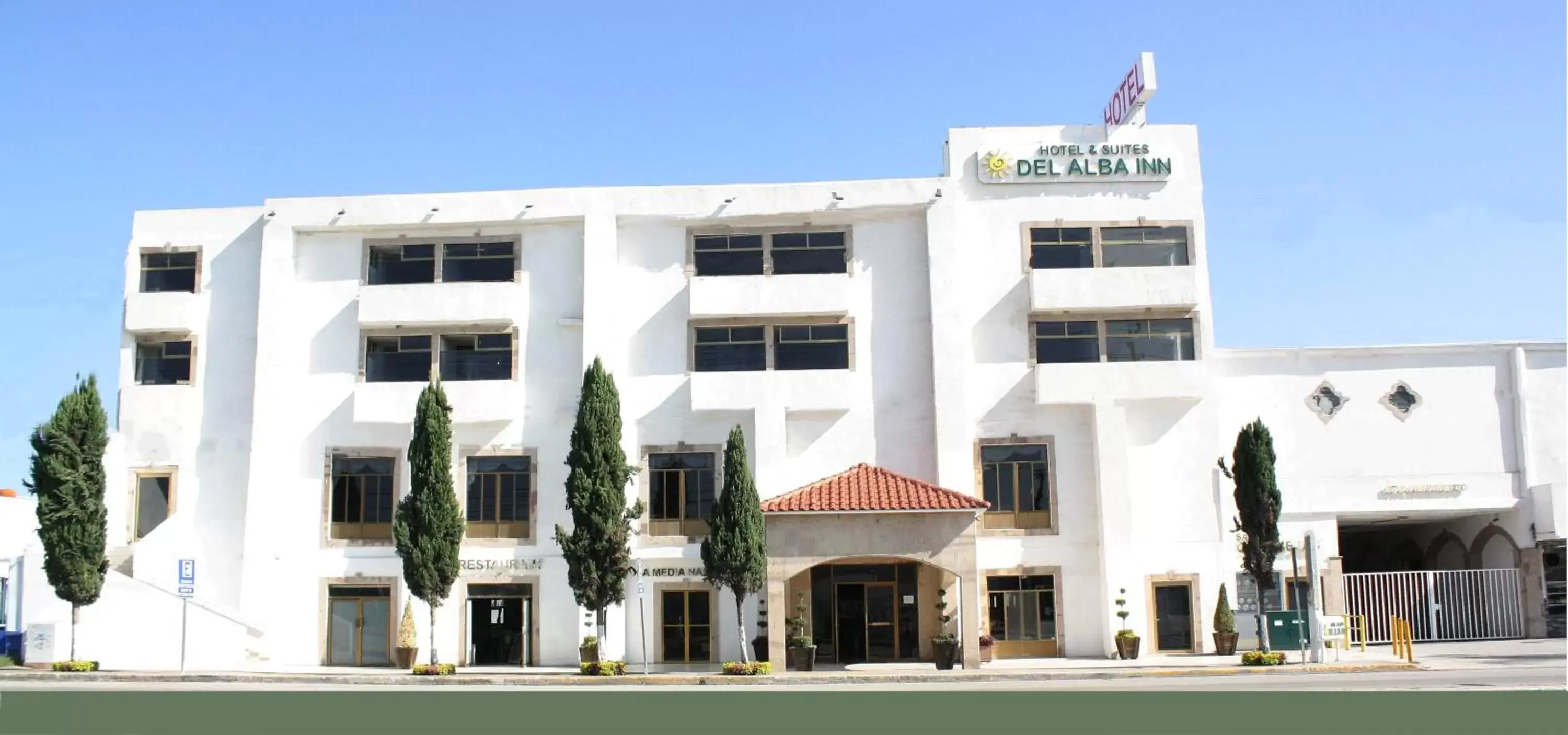 Facade/entrance, Property Building in Hotel del Alba Inn & Suites